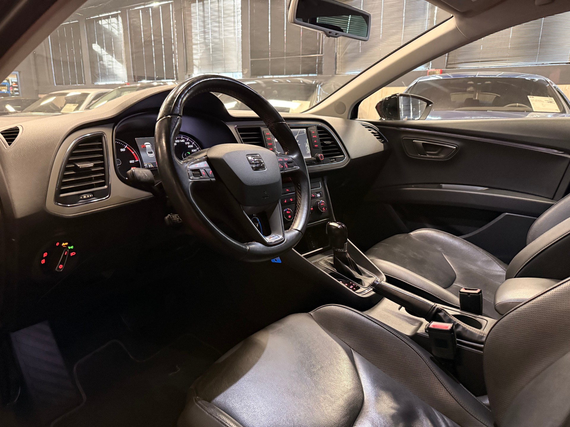 SEAT Leon ST 2.0 TDI X-Perience 4x4 DSG / ** Frisch ab MFK & Service / Anhängerkupplung **-image-11