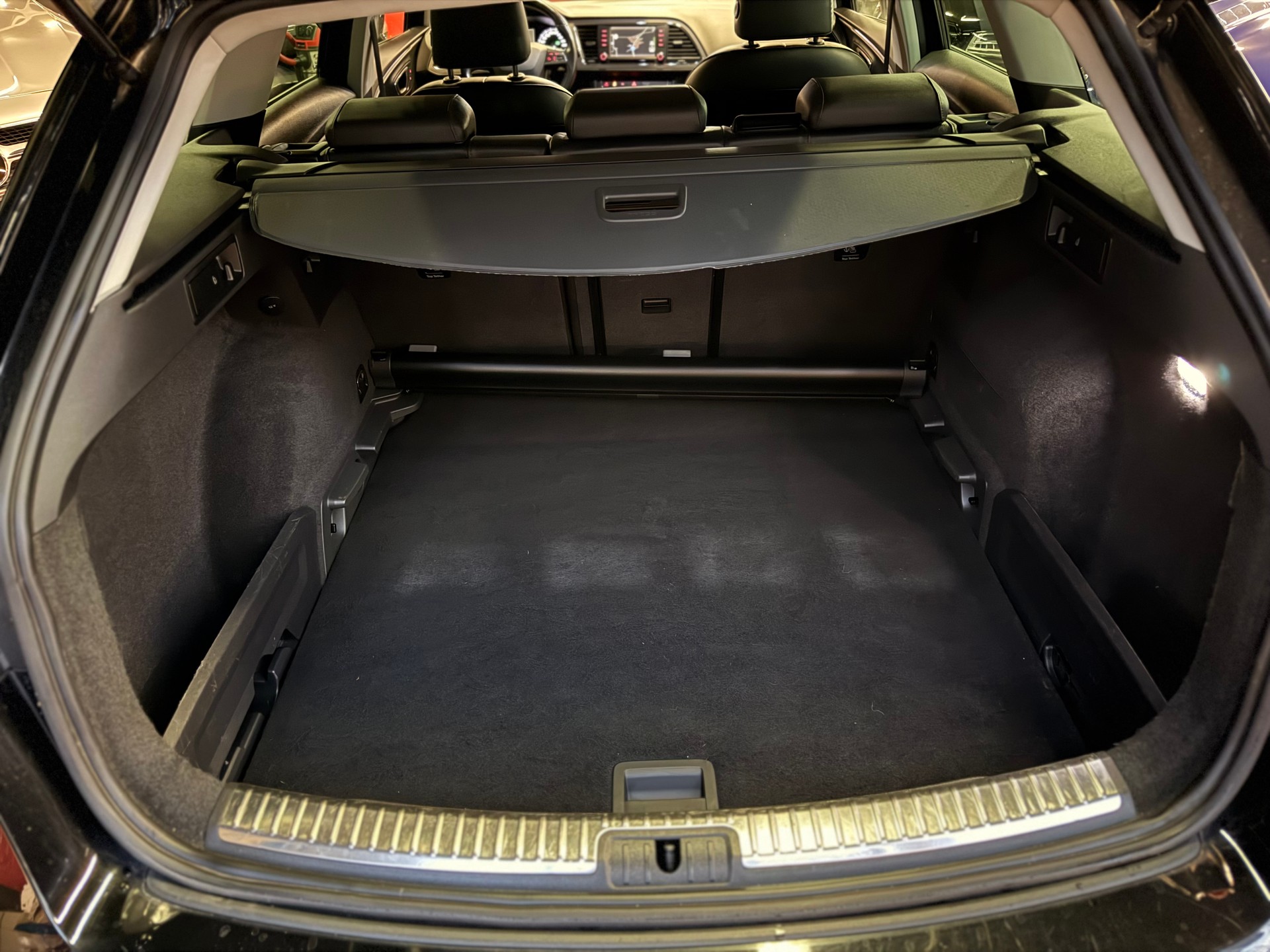 SEAT Leon ST 2.0 TDI X-Perience 4x4 DSG / ** Frisch ab MFK & Service / Anhängerkupplung **-image-18