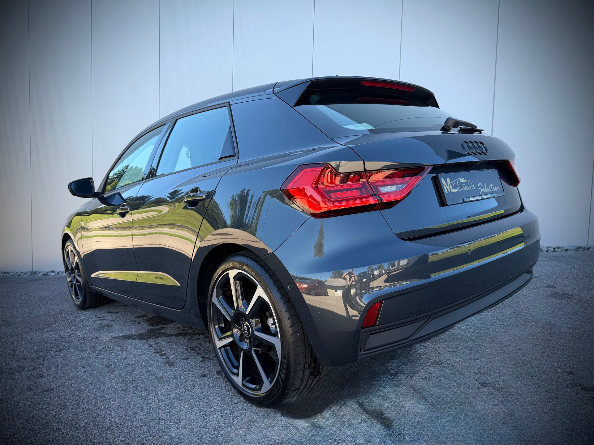 AUDI A1 Sportback 30 TFSI Attraction " SLine "-image-3