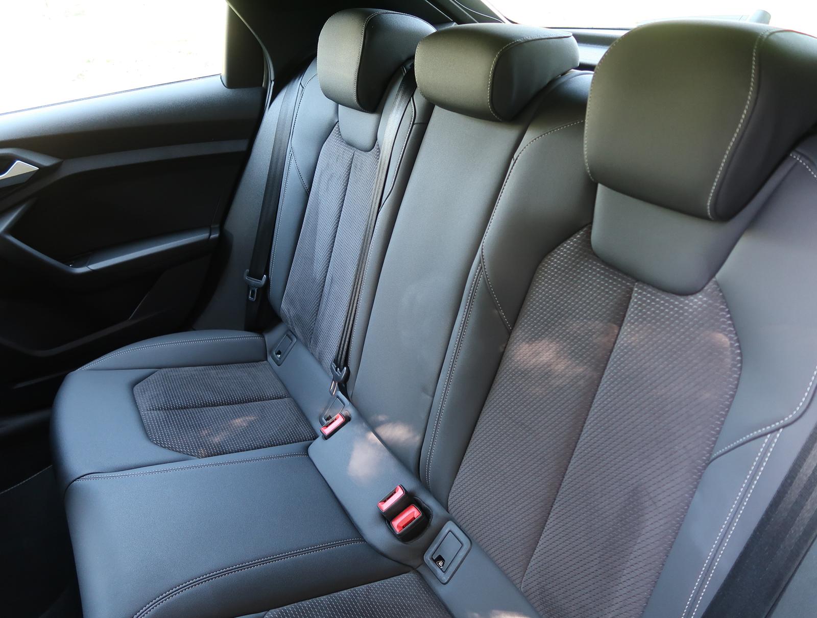 AUDI Sportback 30 TFSI S-Line S-tronic-image-23