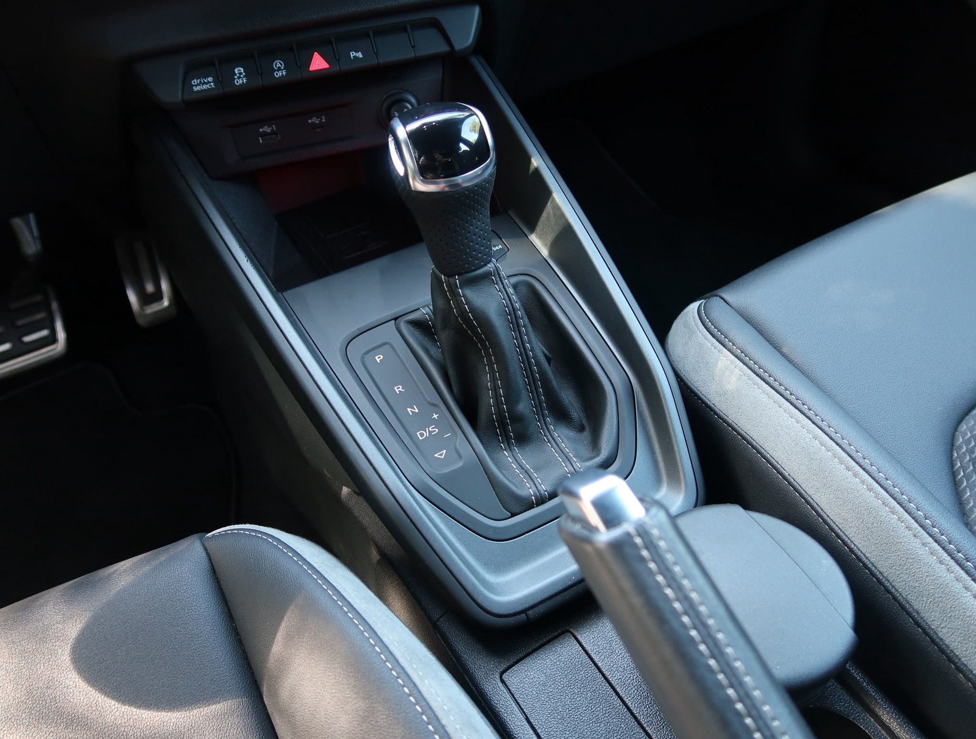AUDI Sportback 30 TFSI S-Line S-tronic-image-19