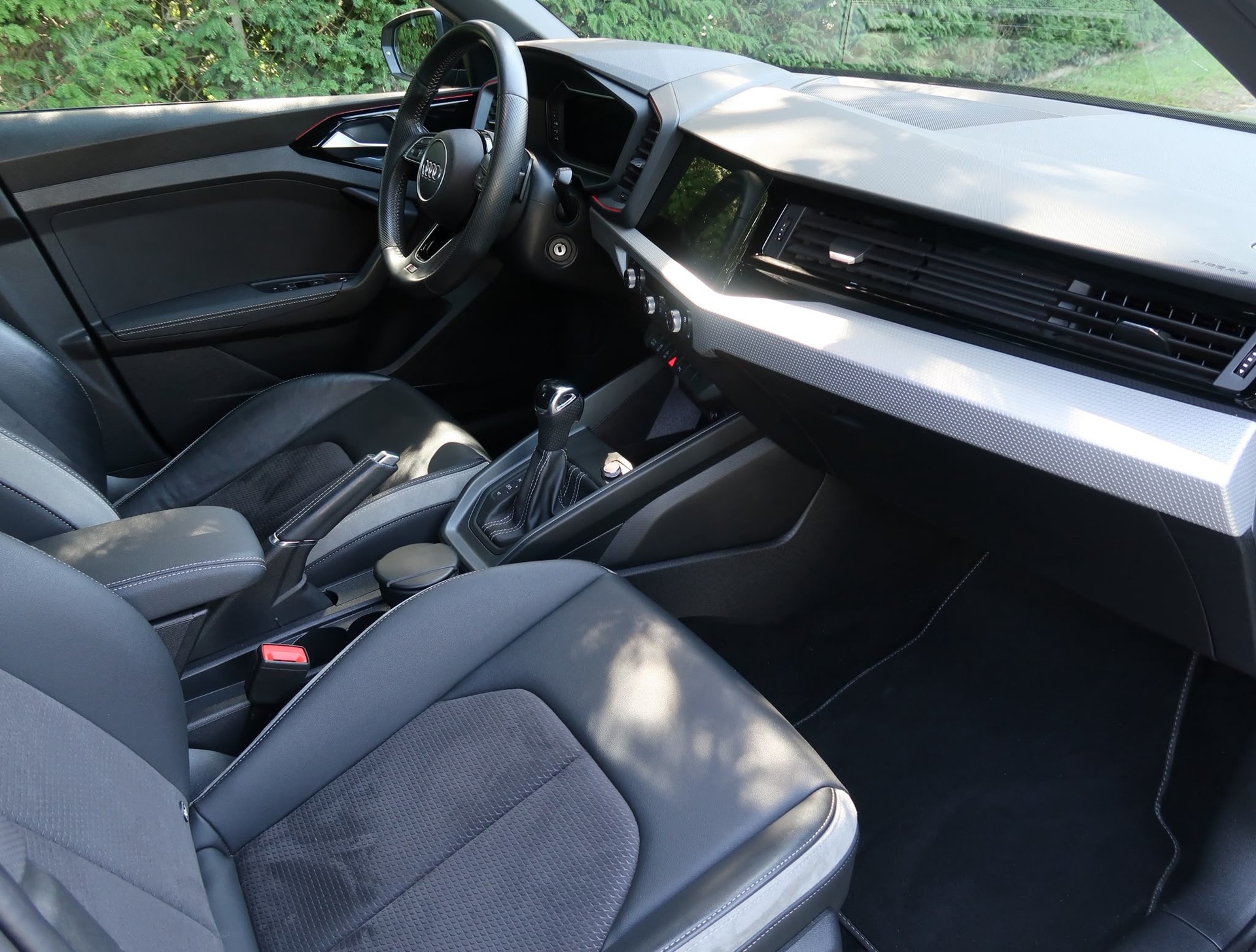 AUDI Sportback 30 TFSI S-Line S-tronic-image-14