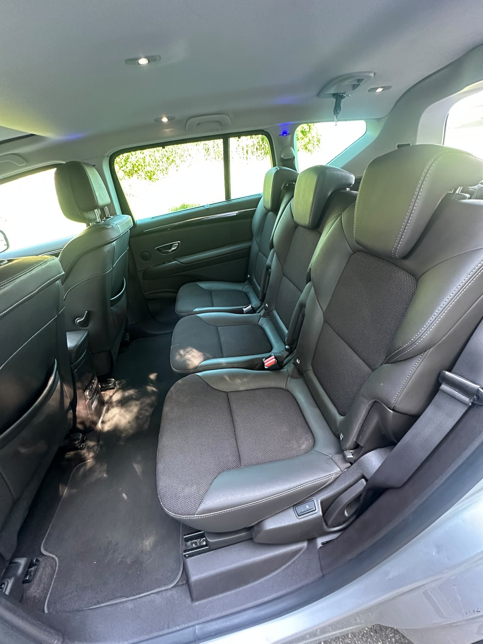 RENAULT Espace 1.6 dCi Intens EDC-image-11