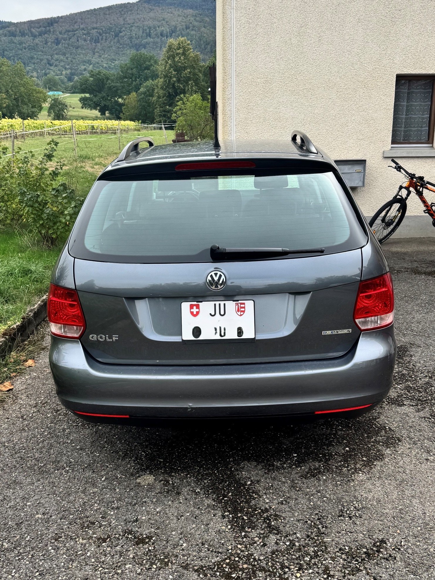 VW 1.9 TDI DPF BlueM Trendline-image-3