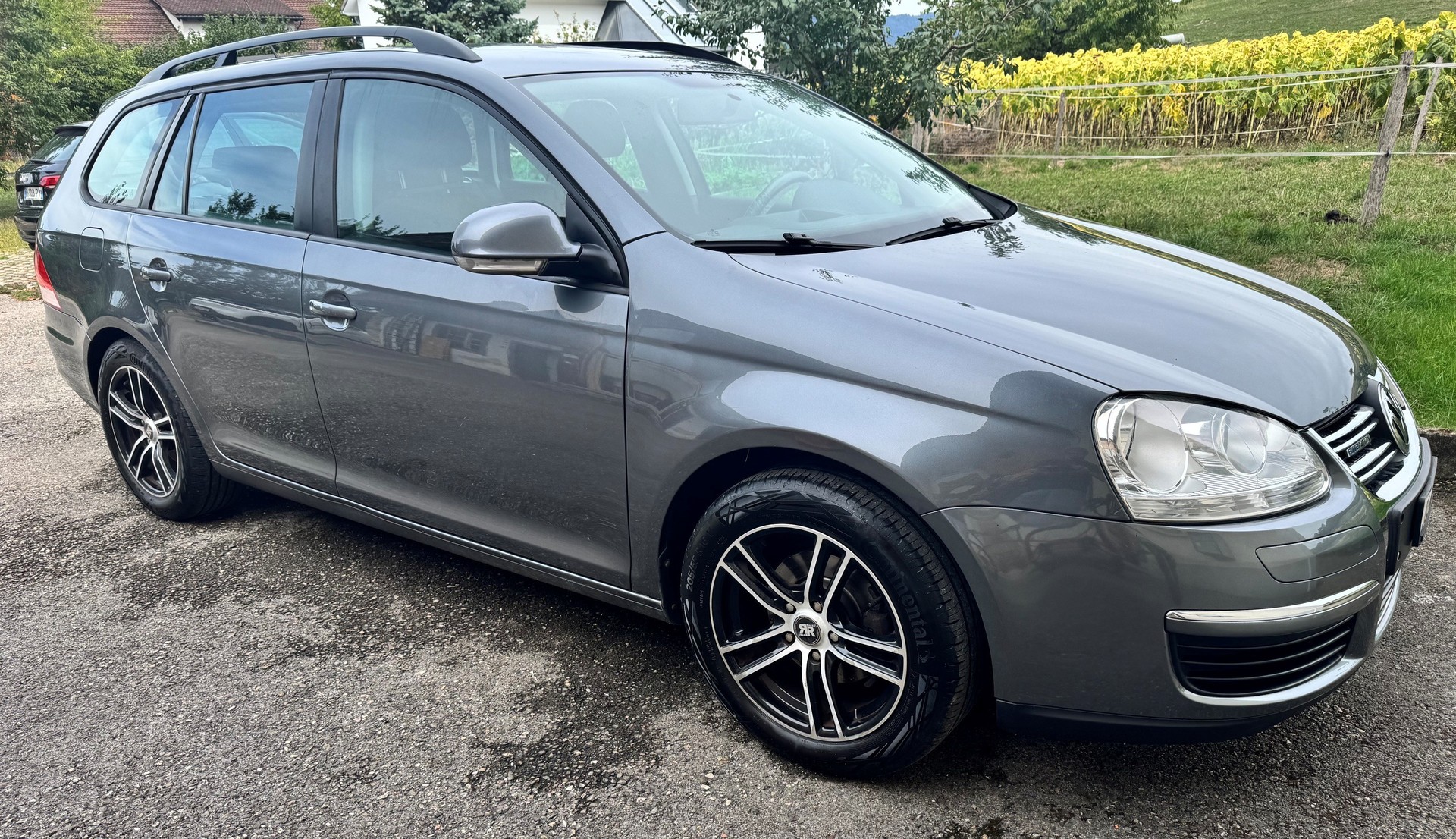 VW 1.9 TDI DPF BlueM Trendline-image-0