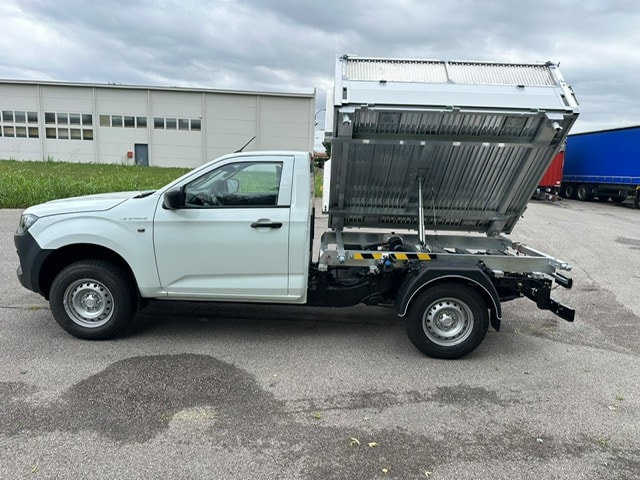 ISUZU D-MAX "NUOVO MODELLO" Single Cab B-Strong 2.2. DMS M/T 4 x 4 Ponte Ribaltabile in Alluminio - Gancio Traino KG. 3500-image-1