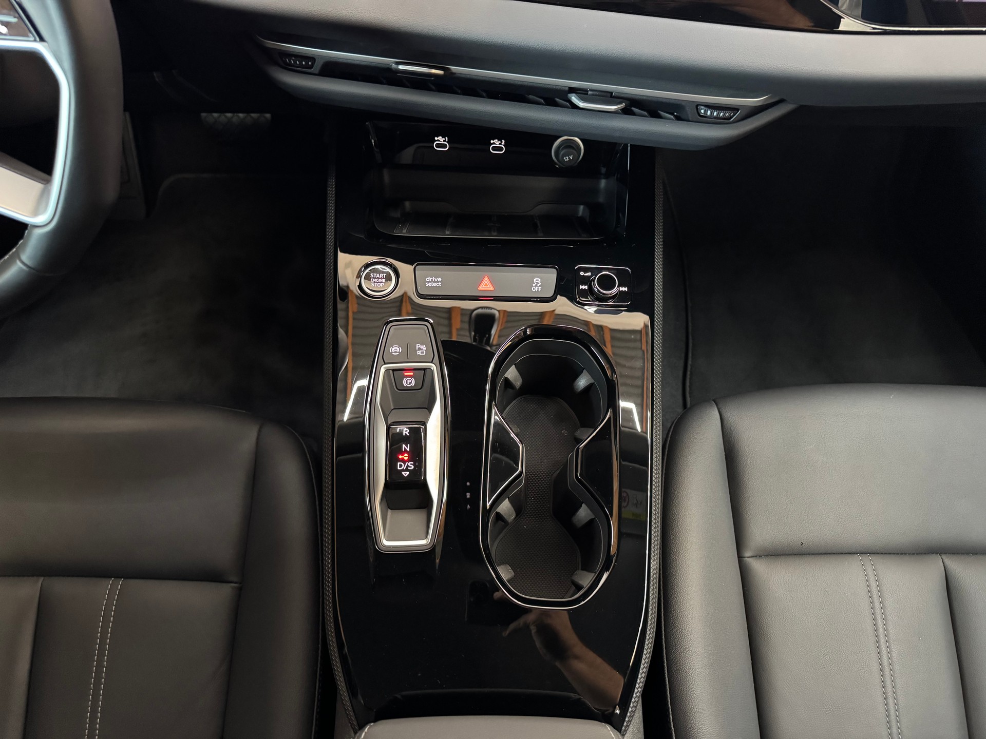 AUDI A5 Avant TDI quattro 150 kW S tronic-image-25