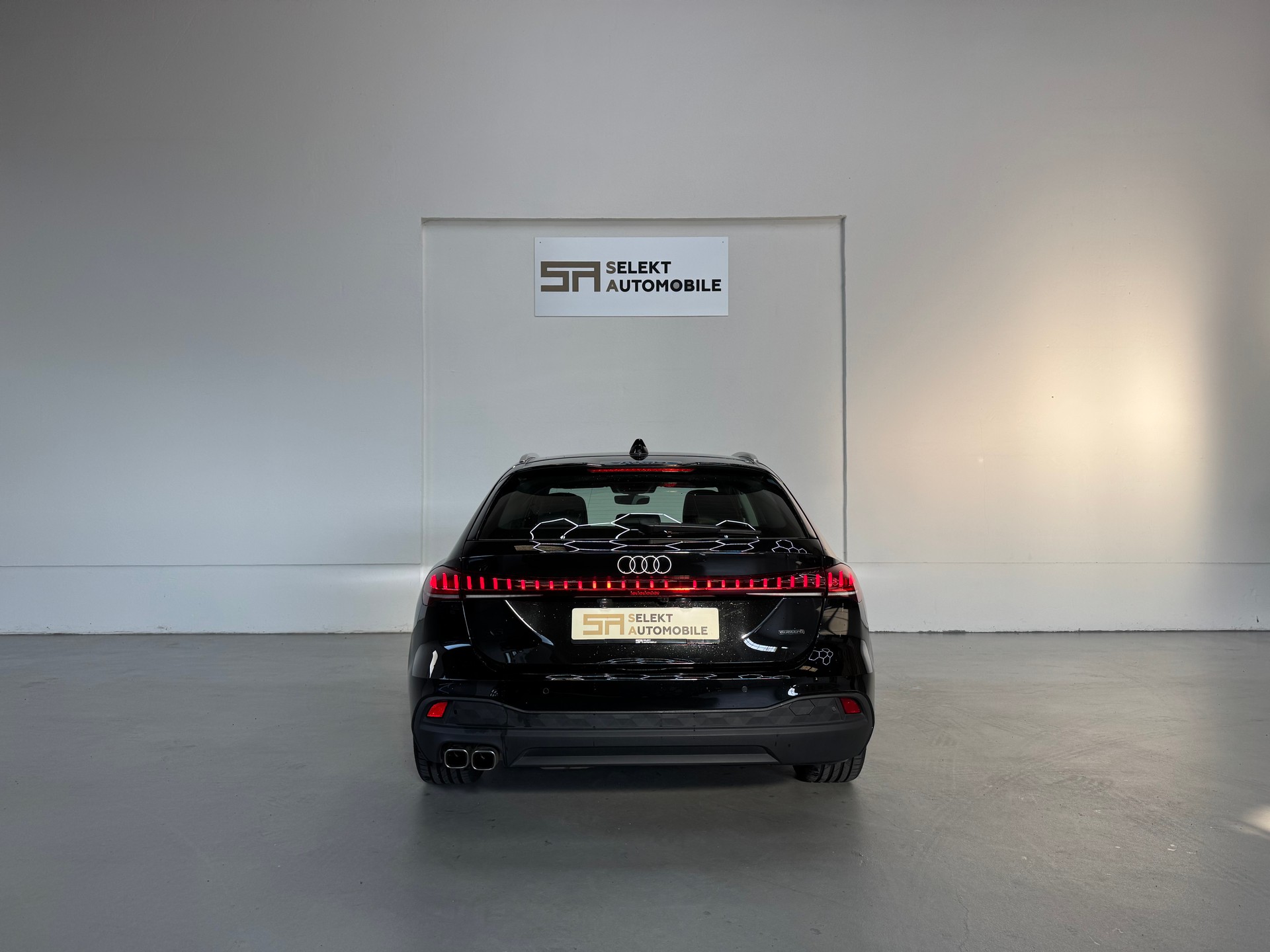 AUDI A5 Avant TDI quattro 150 kW S tronic-image-4