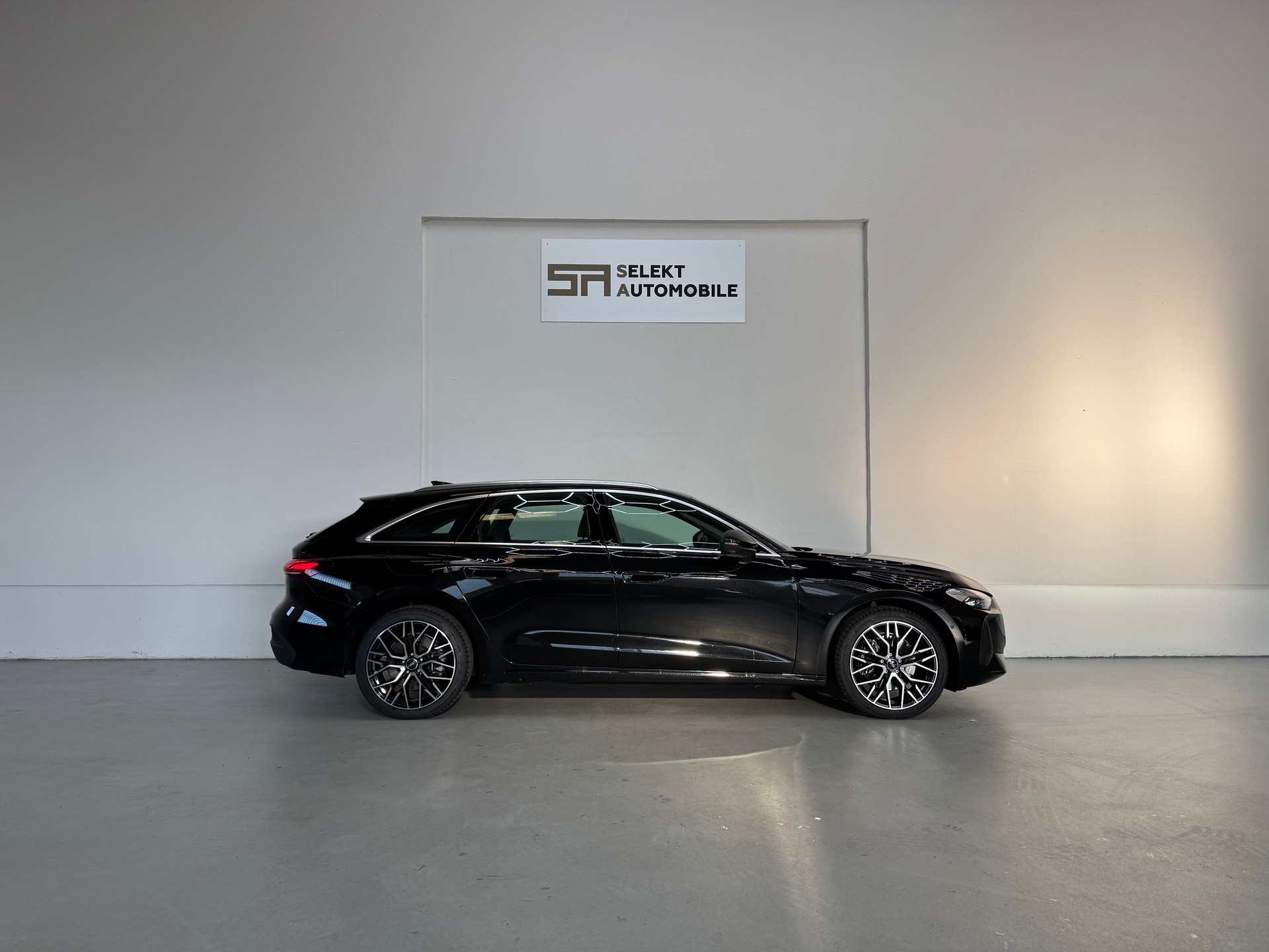 AUDI A5 Avant TDI quattro 150 kW S tronic-image-6