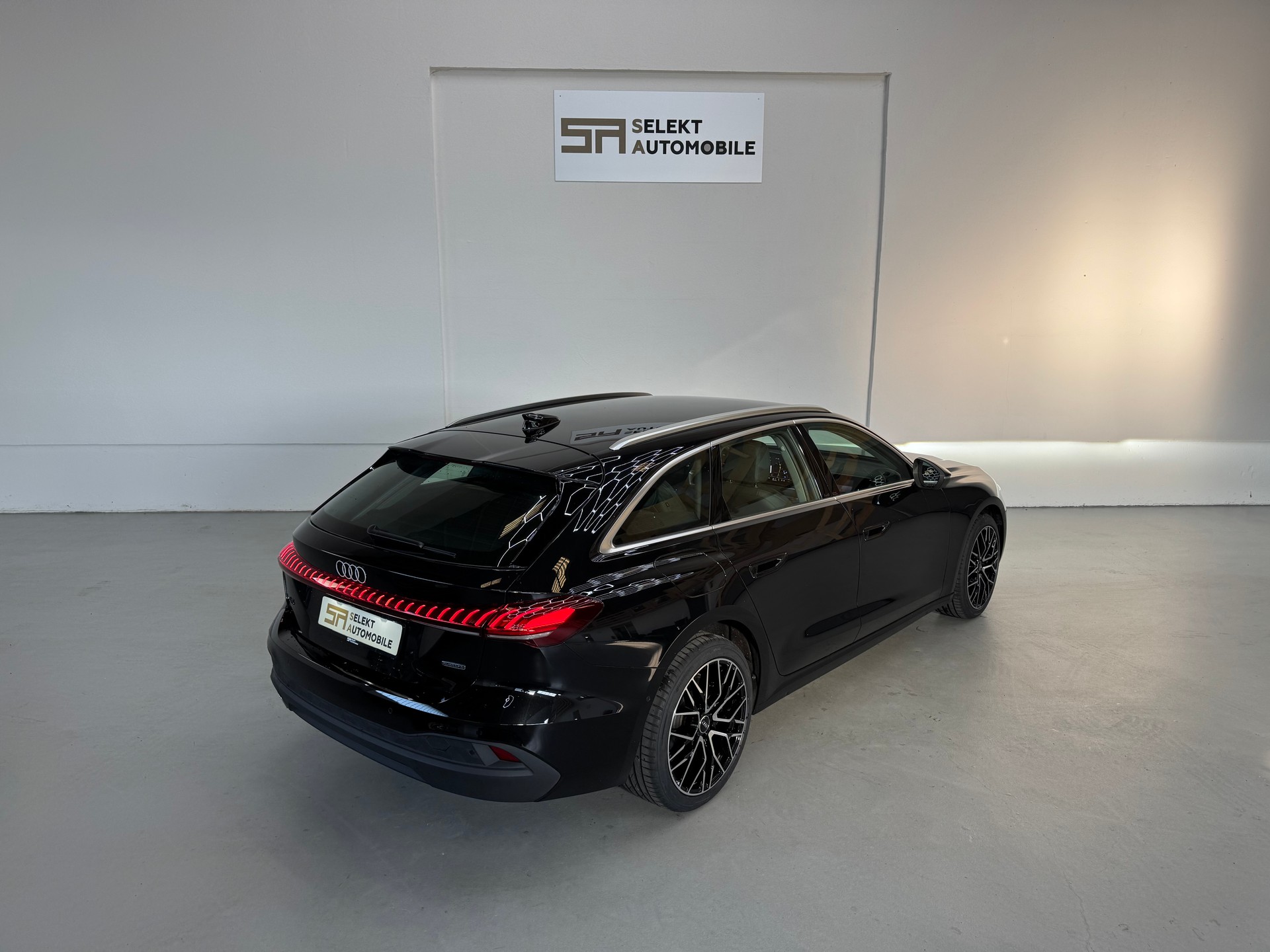 AUDI A5 Avant TDI quattro 150 kW S tronic-image-5