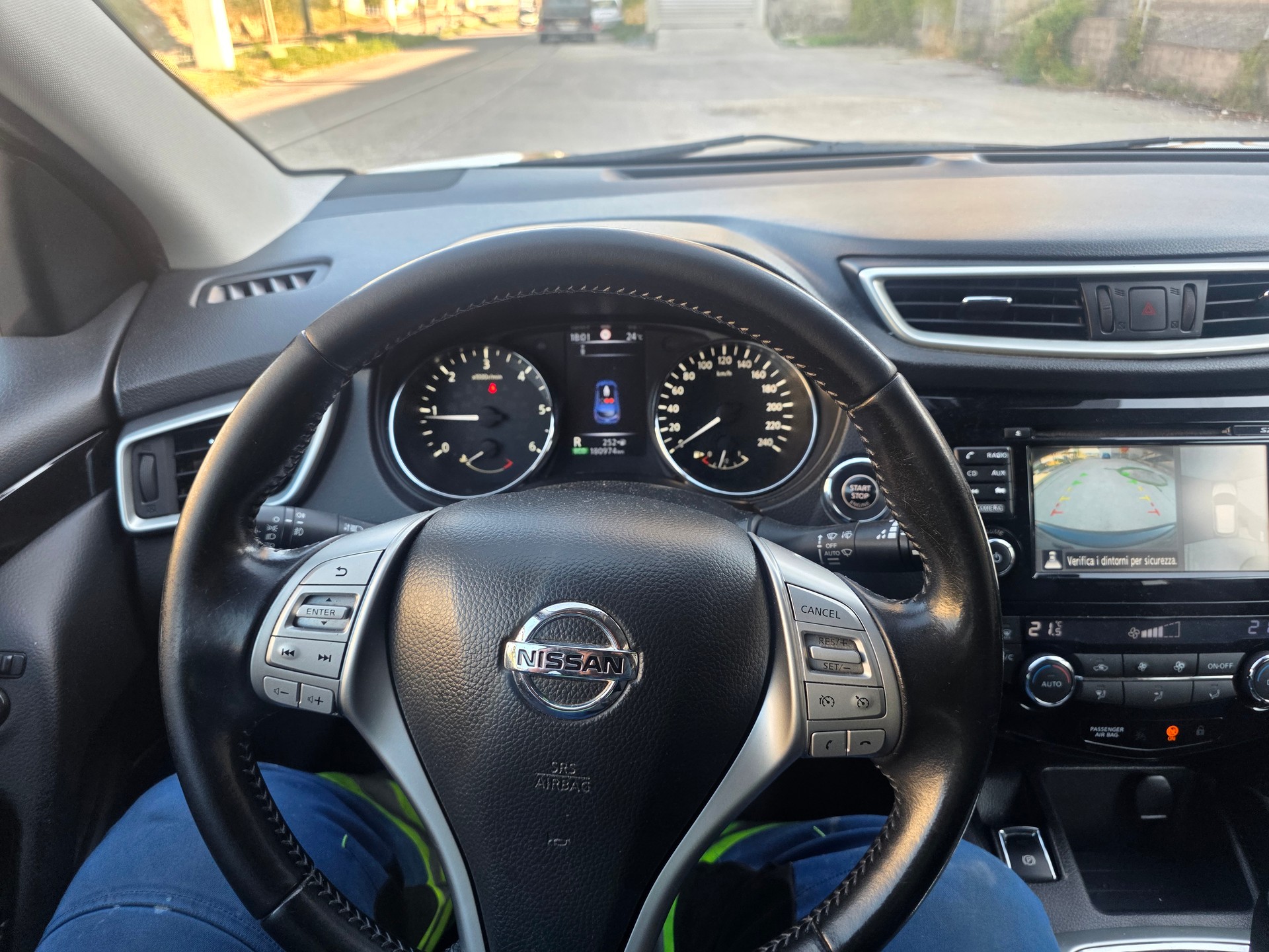 NISSAN Qashqai 1.6 dCi tekna Xtronic CVT-image-10