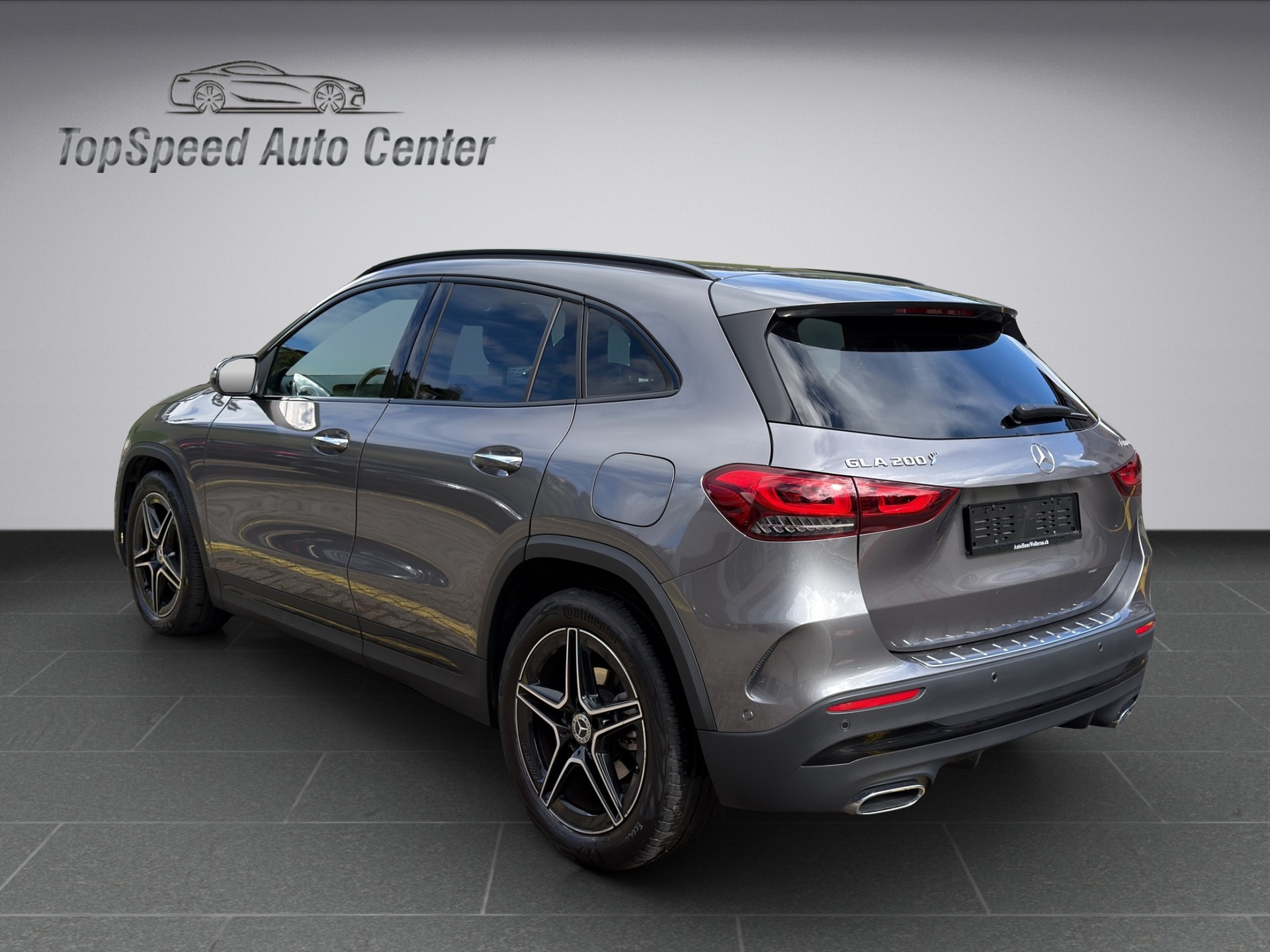 MERCEDES-BENZ GLA 200 4Matic AMG Line 8G-DCT-image-3