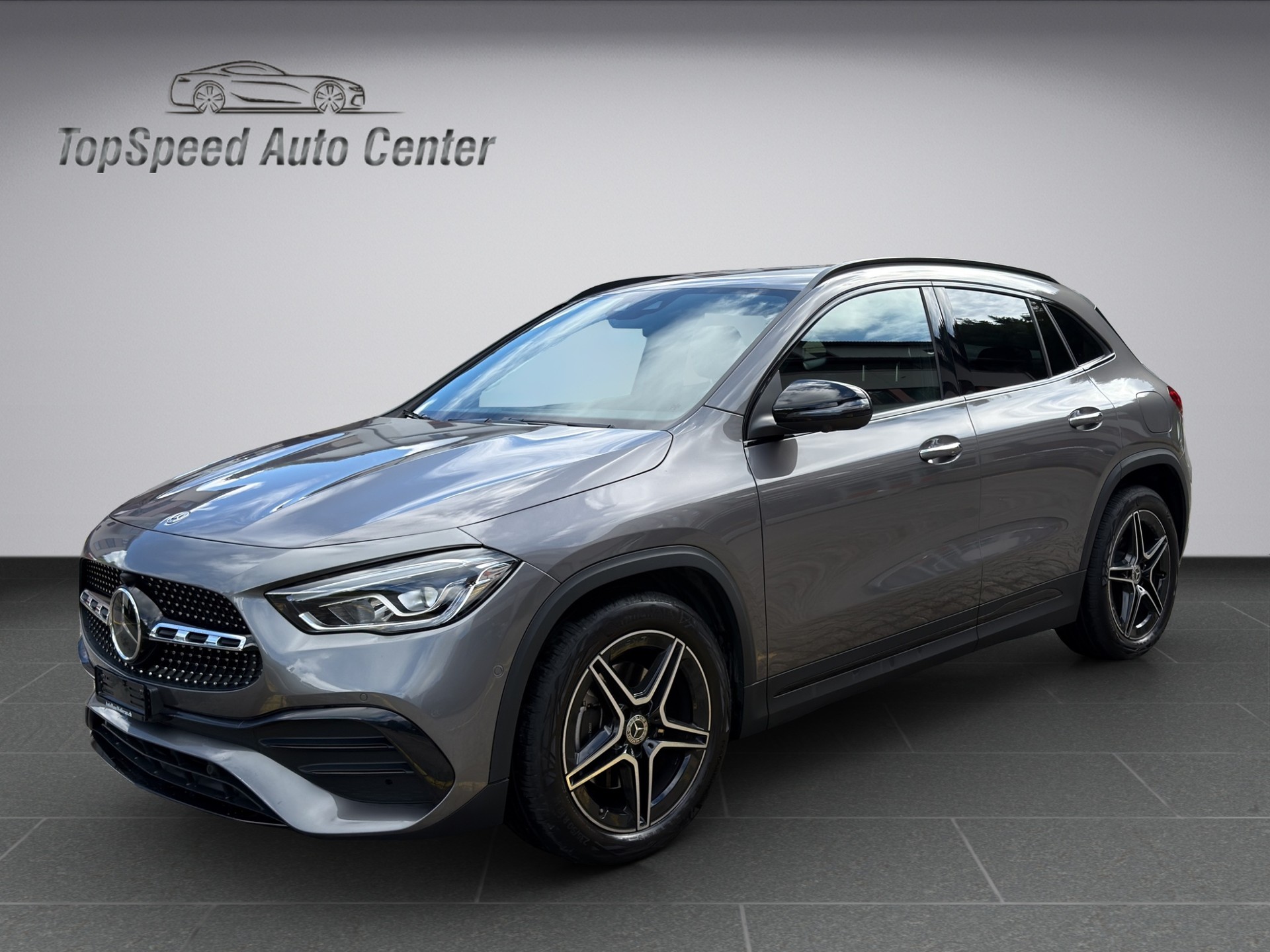 MERCEDES-BENZ GLA 200 4Matic AMG Line 8G-DCT-image-0