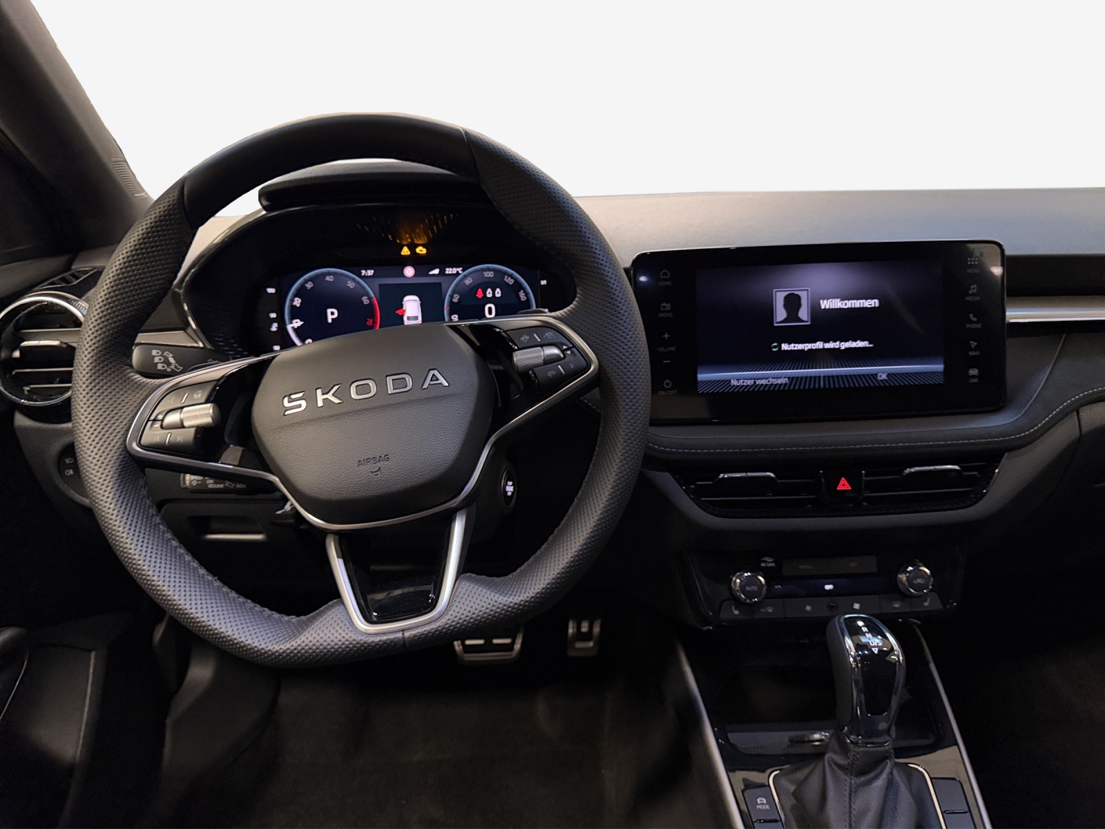 SKODA Fabia 1.0 TSI Dynamic DSG-image-8