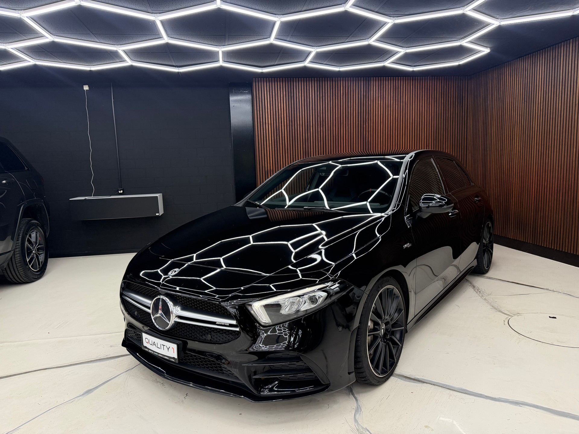 MERCEDES-BENZ A 35 AMG 4Matic Speedshift-image-0