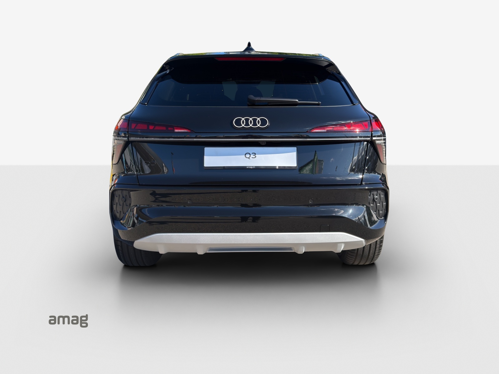 AUDI Q3 SUV 110 kW TFSI S tronic-image-5