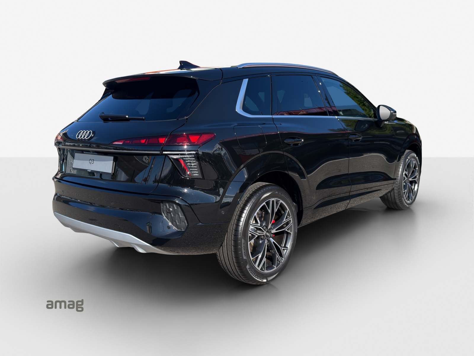 AUDI Q3 SUV 110 kW TFSI S tronic-image-7