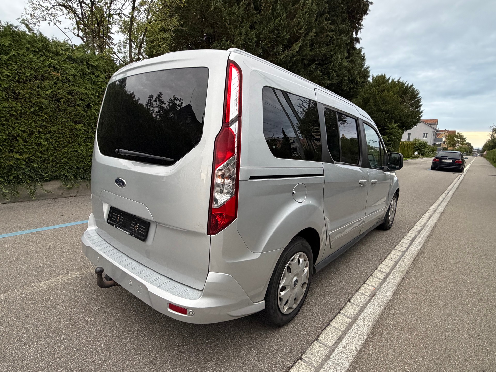FORD Grand Tourneo Connect 1.6 SCTi Titanium Automatic-image-2