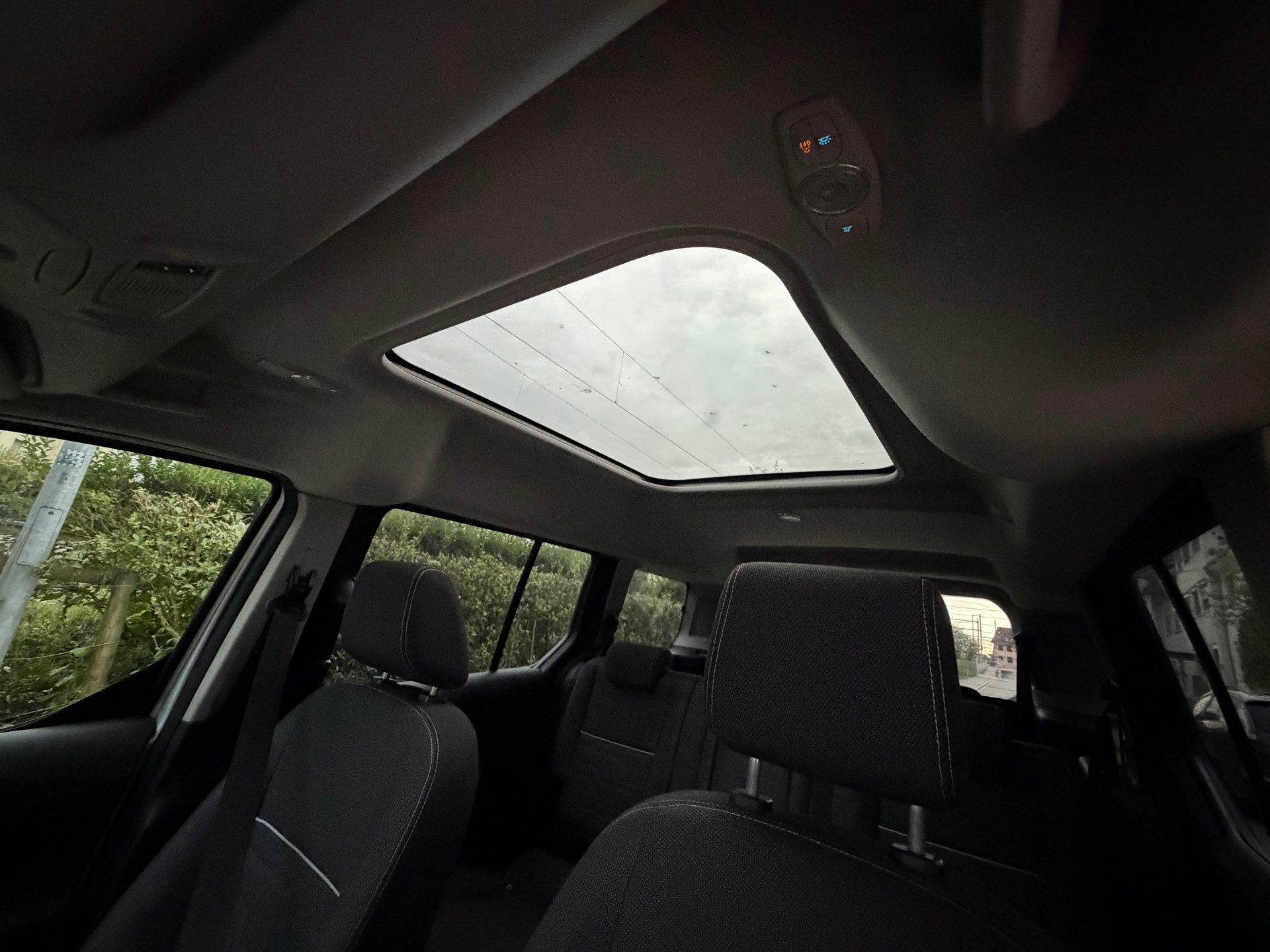 FORD Grand Tourneo Connect 1.6 SCTi Titanium Automatic-image-13