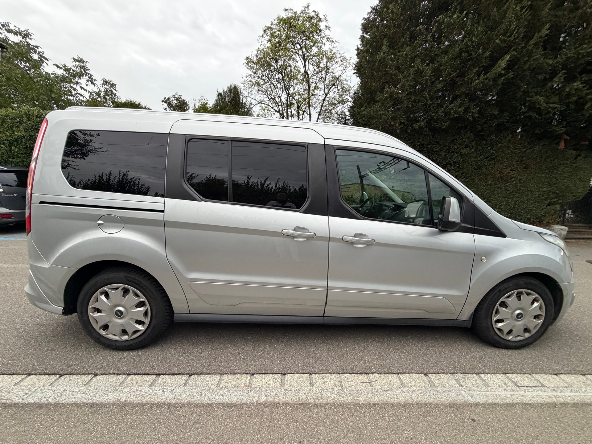 FORD Grand Tourneo Connect 1.6 SCTi Titanium Automatic-image-1