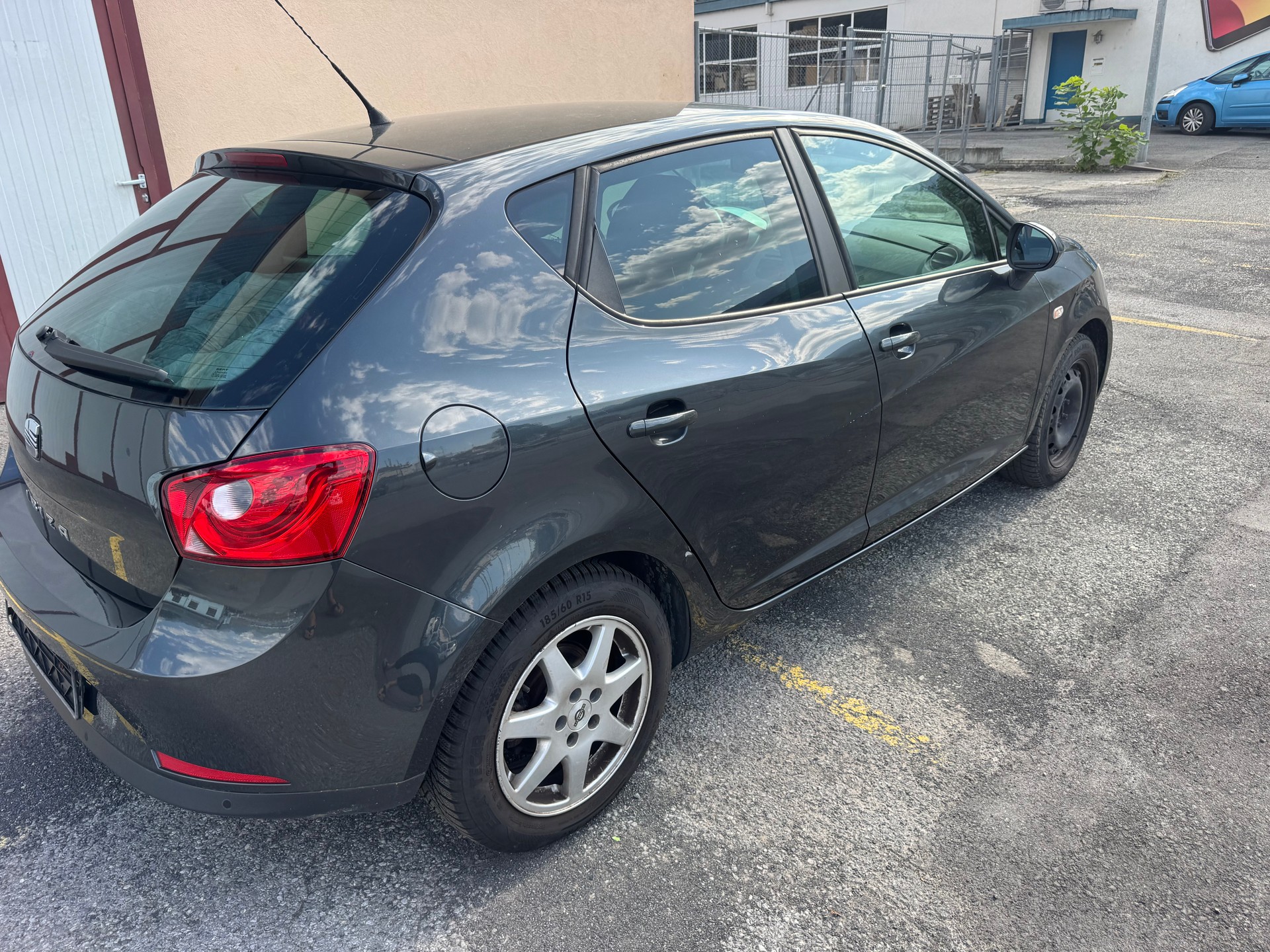 SEAT Ibiza 1.6 Style DSG-image-4
