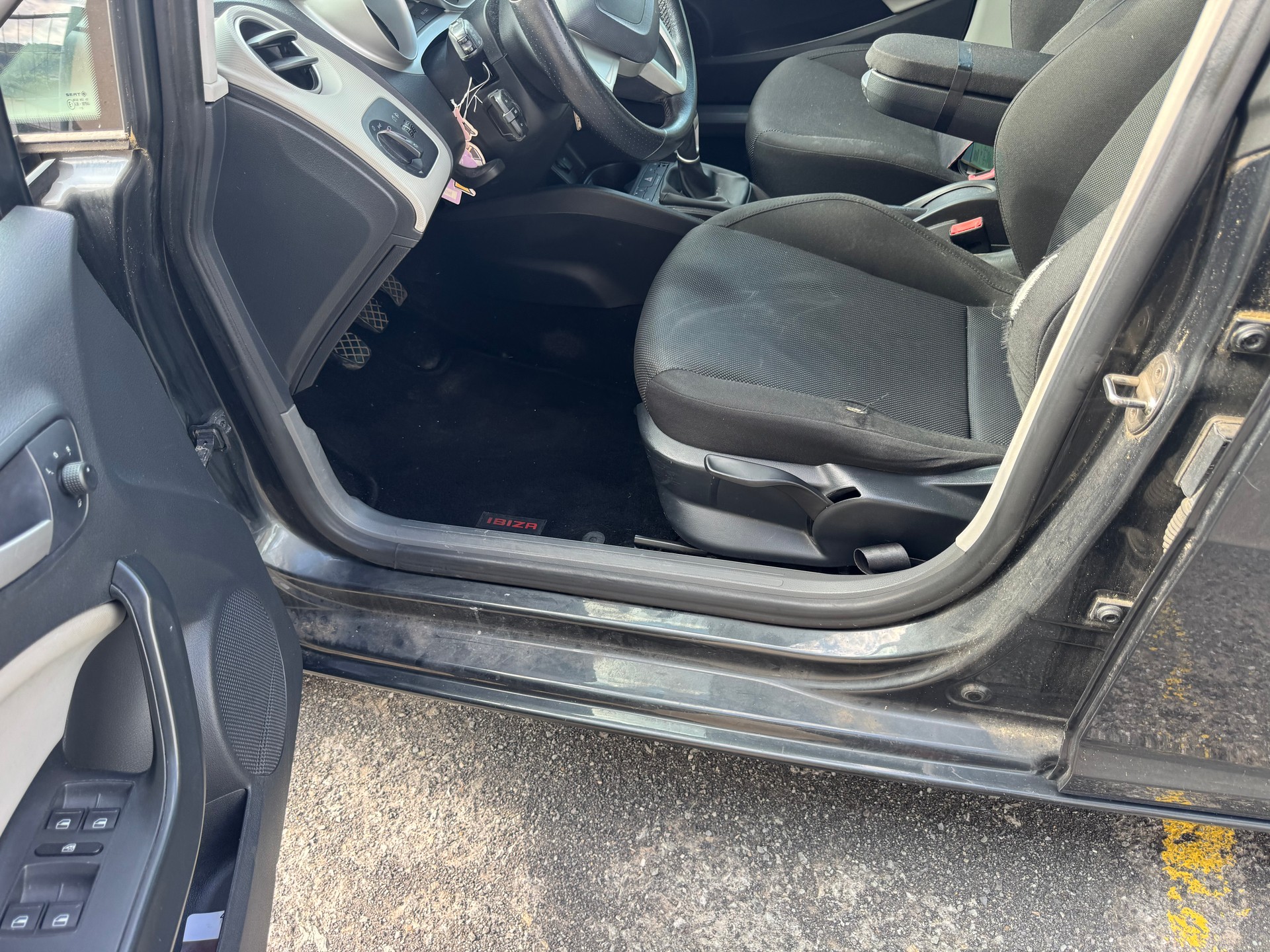 SEAT Ibiza 1.6 Style DSG-image-8