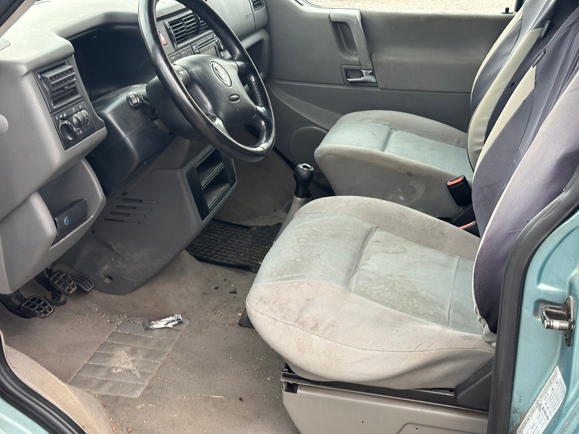 VW T4 Caravelle 2.5TDI ABS-image-9