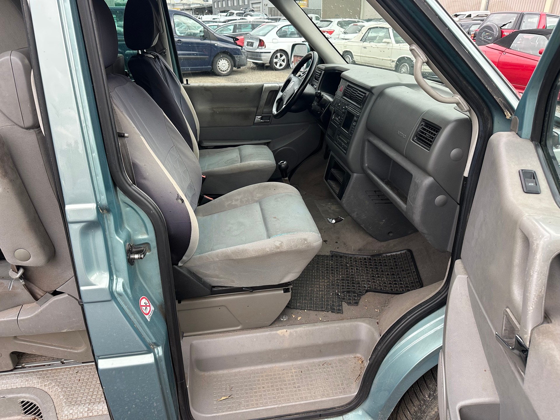 VW T4 Caravelle 2.5TDI ABS-image-8