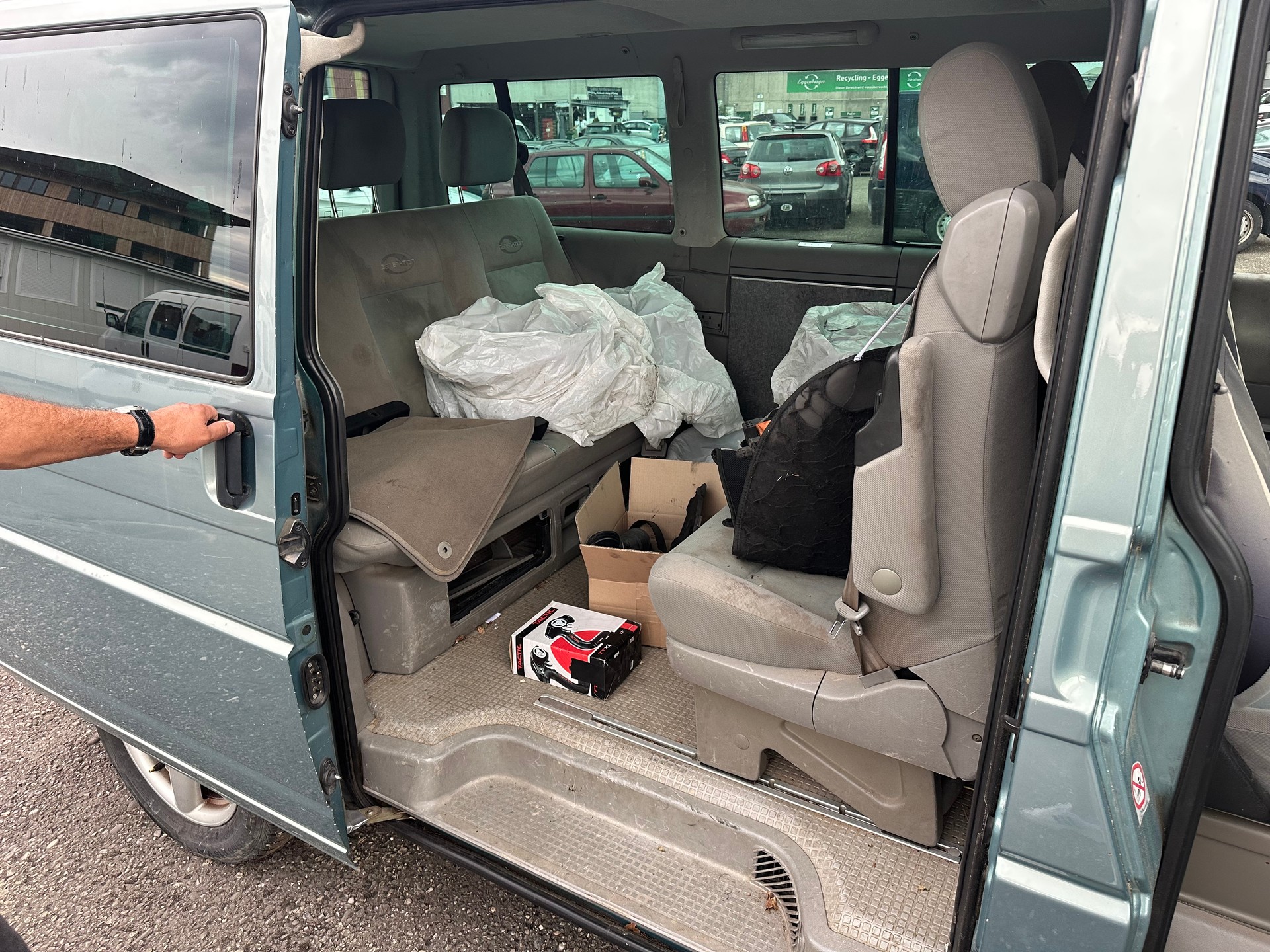 VW T4 Caravelle 2.5TDI ABS-image-6