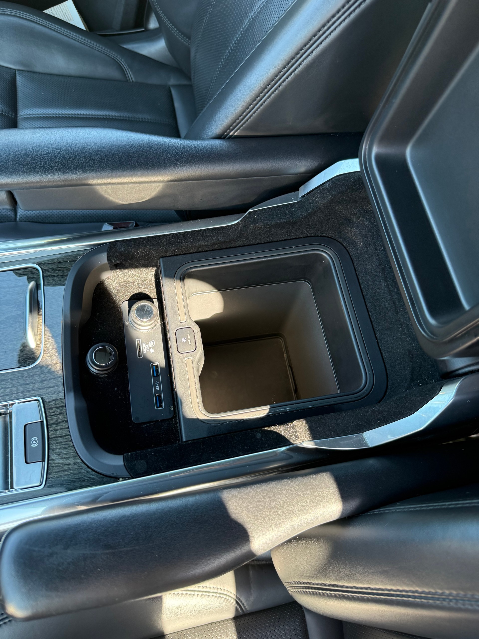 LAND ROVER 3.0 SDV6 Autobiography Dynamic-image-5