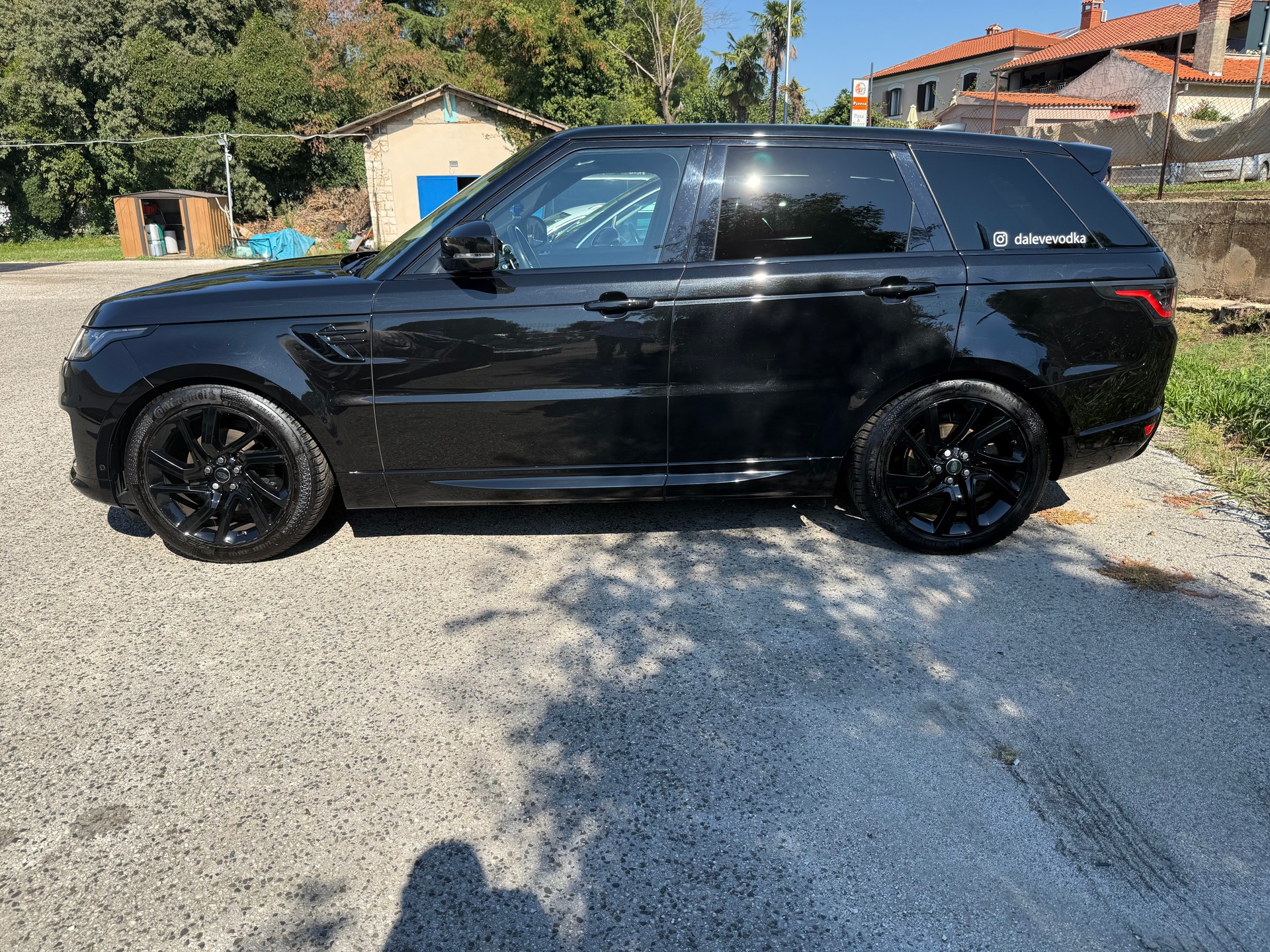 LAND ROVER 3.0 SDV6 Autobiography Dynamic-image-1