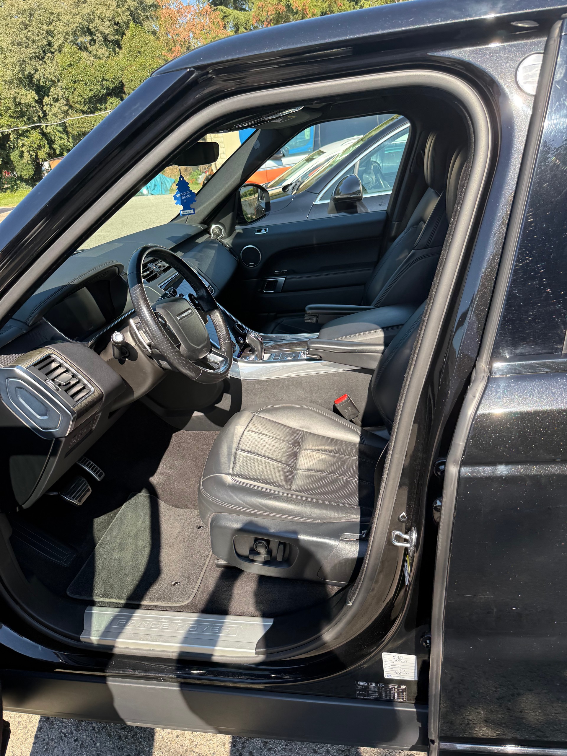 LAND ROVER 3.0 SDV6 Autobiography Dynamic-image-3