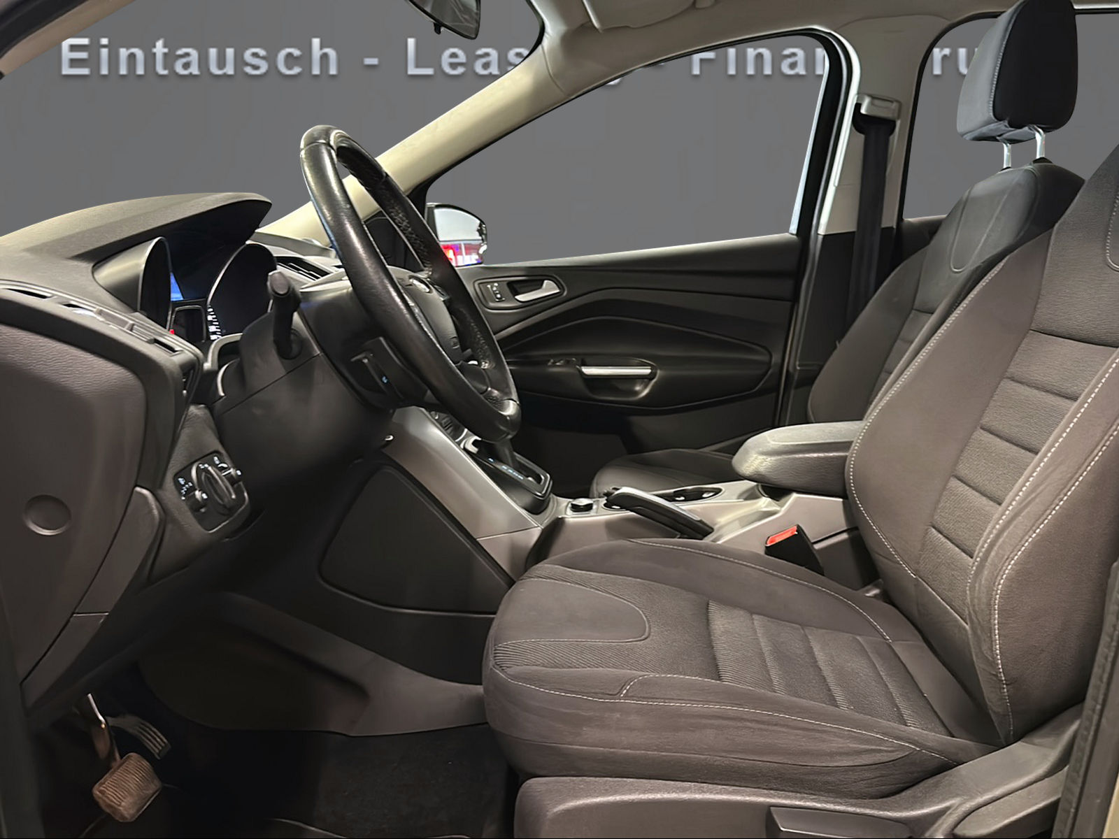 FORD Kuga 2.0 TDCi Carving 4WD PowerShift-image-9