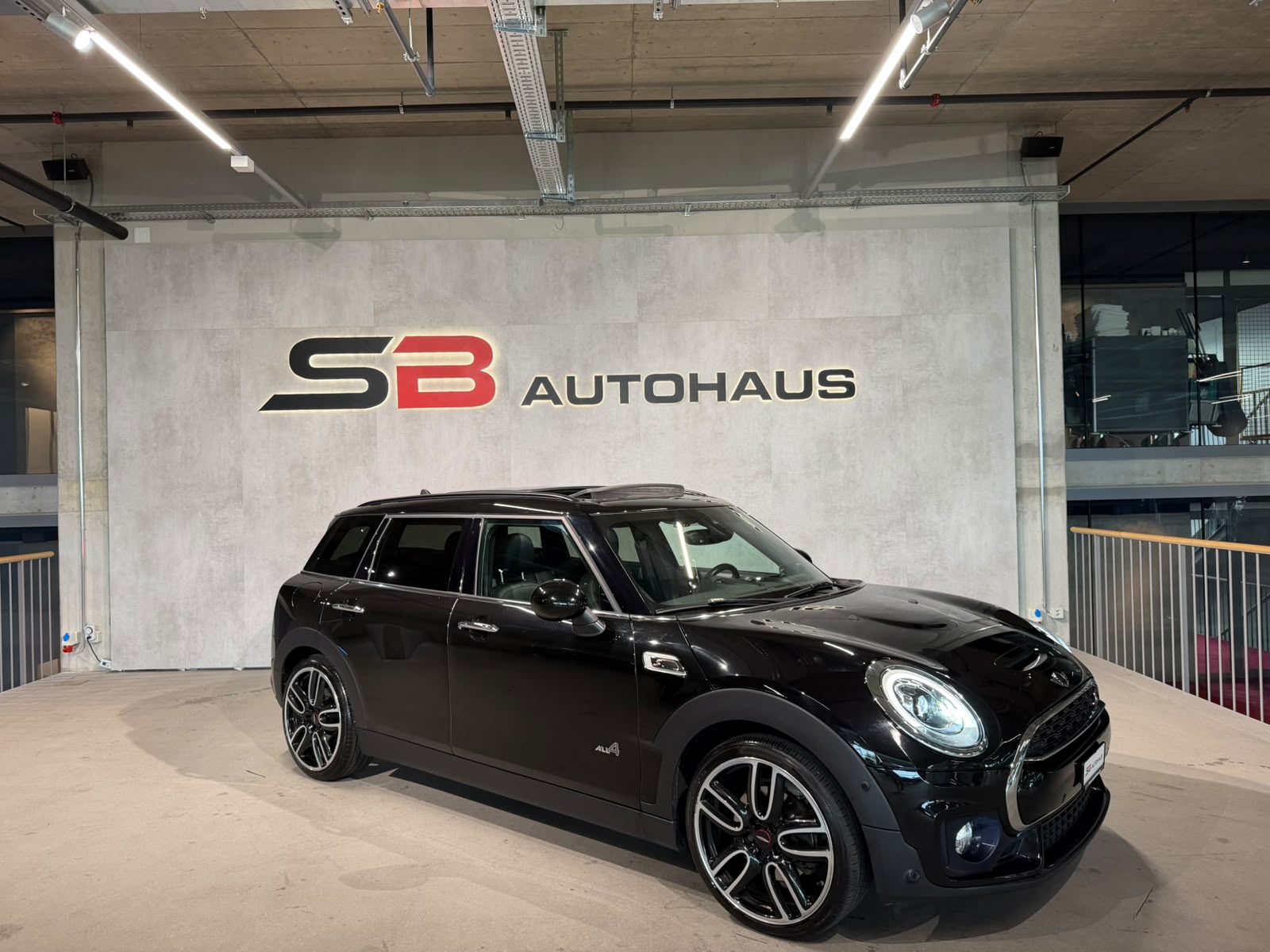MINI Clubman Cooper S ALL4 Steptronic (CH)-image-0