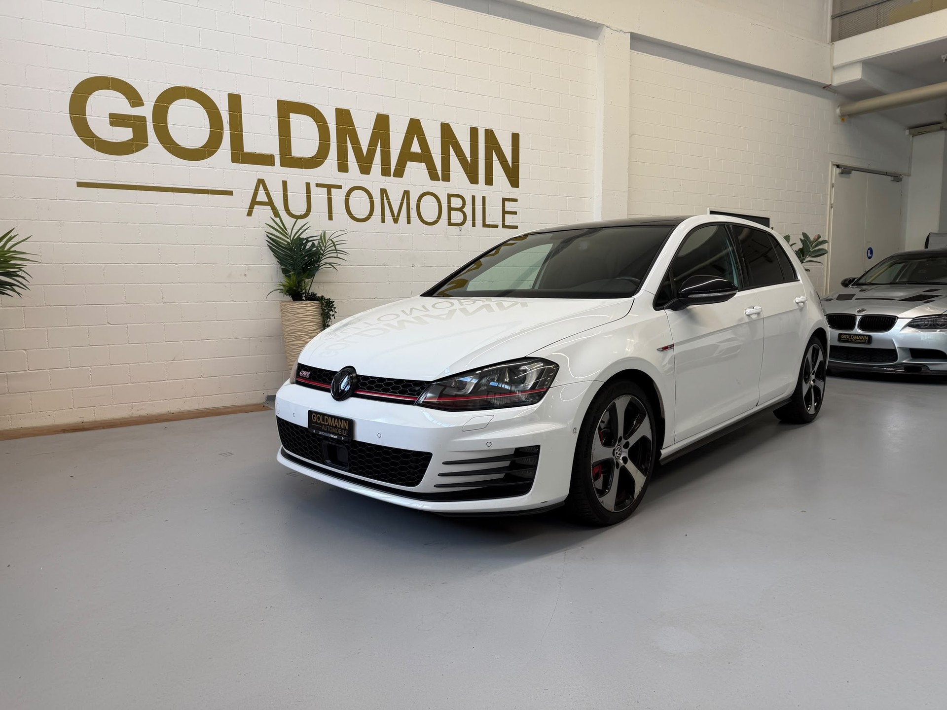 VW Golf 2.0 TSI GTI Performance DSG-image-0