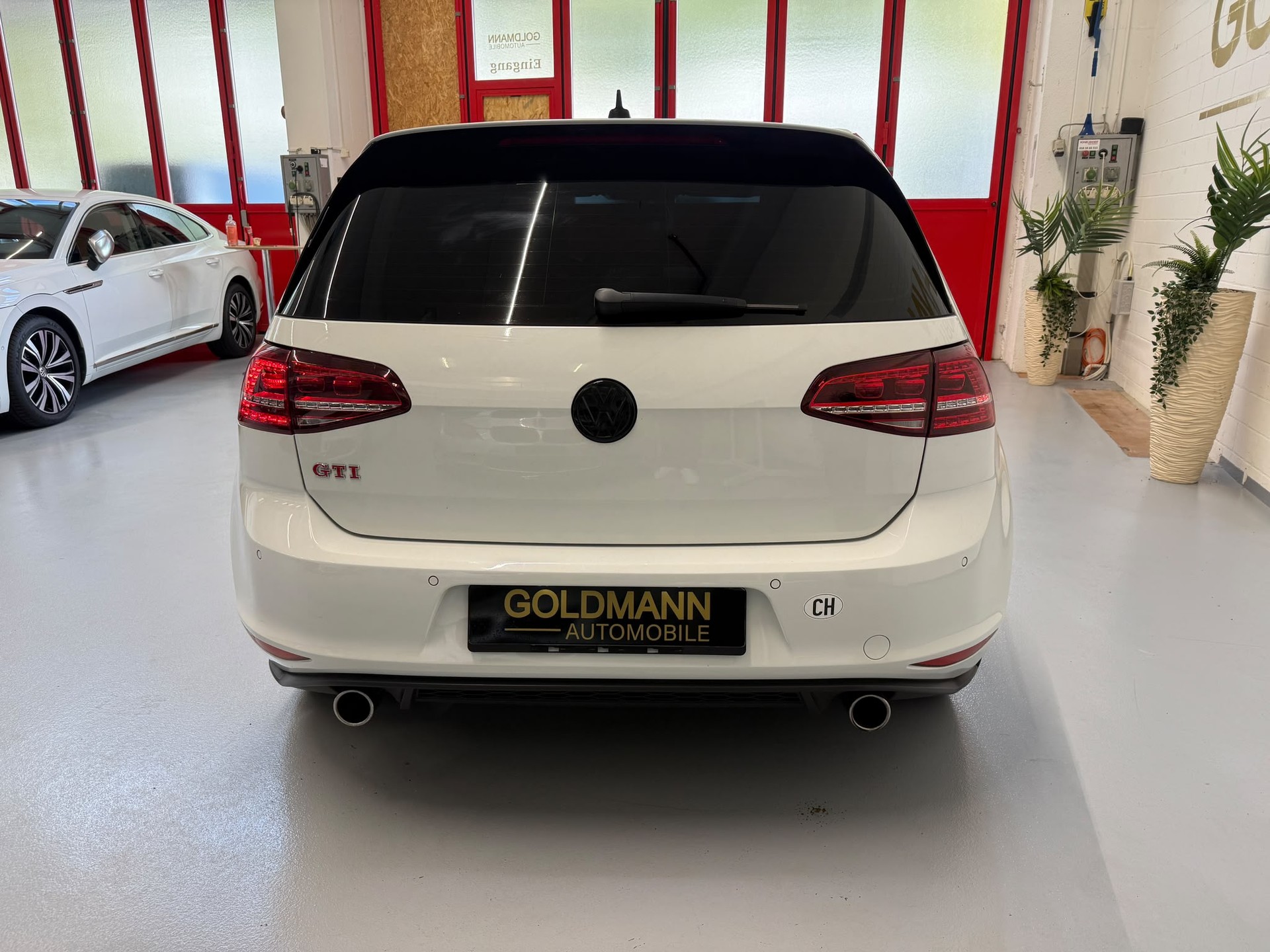 VW Golf 2.0 TSI GTI Performance DSG-image-11