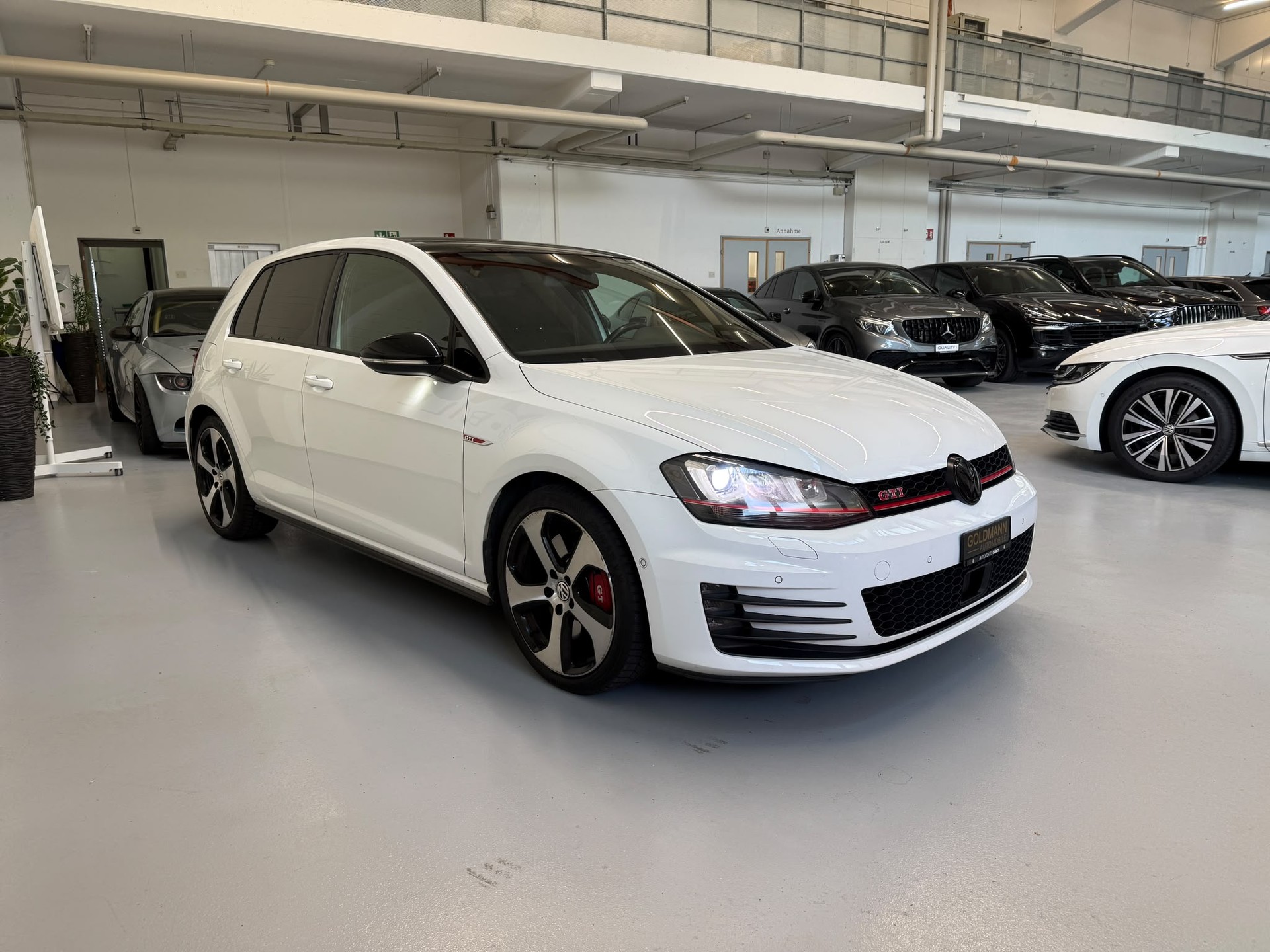 VW Golf 2.0 TSI GTI Performance DSG-image-4