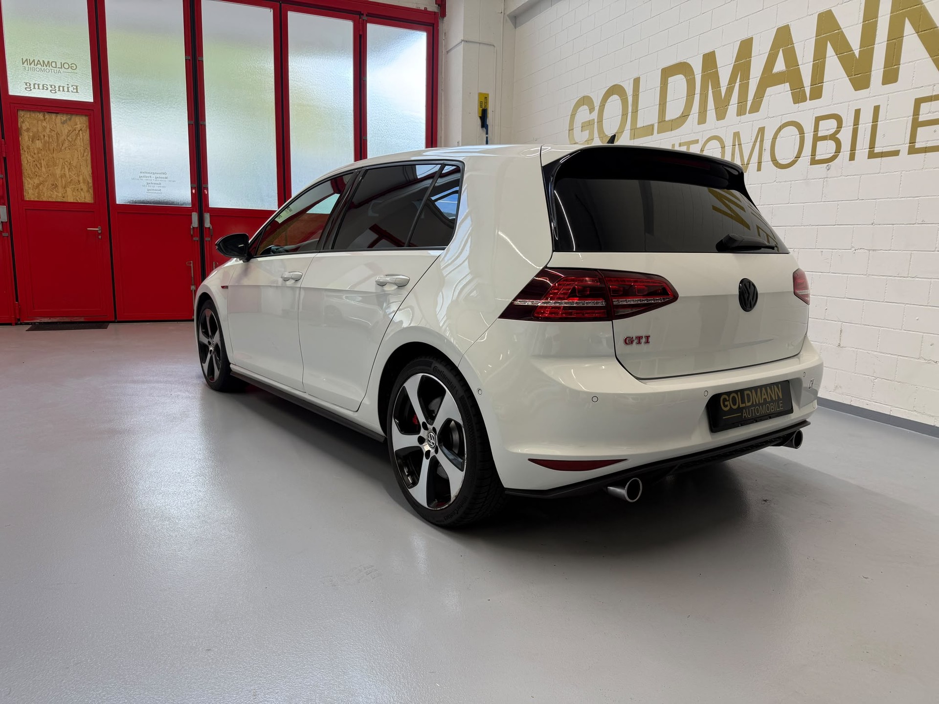 VW Golf 2.0 TSI GTI Performance DSG-image-3