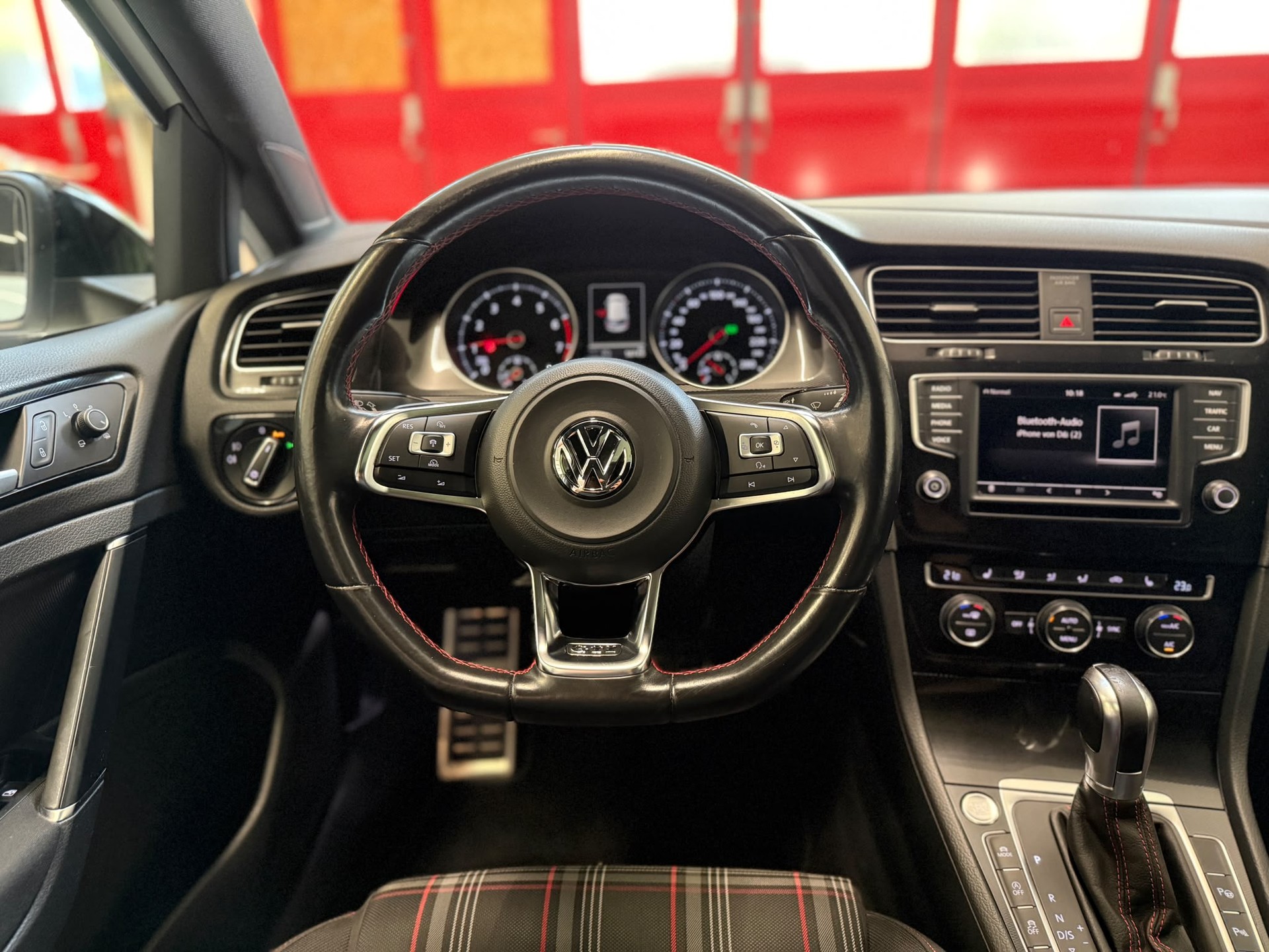 VW Golf 2.0 TSI GTI Performance DSG-image-13