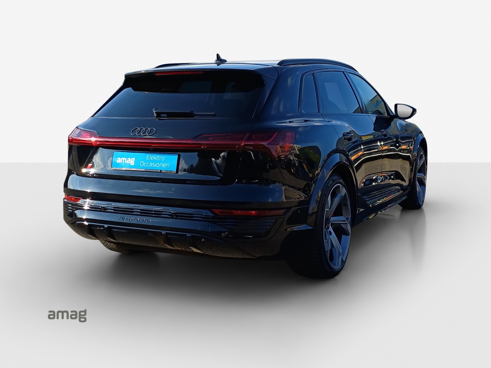 AUDI SQ8 e-tron quattro-image-4