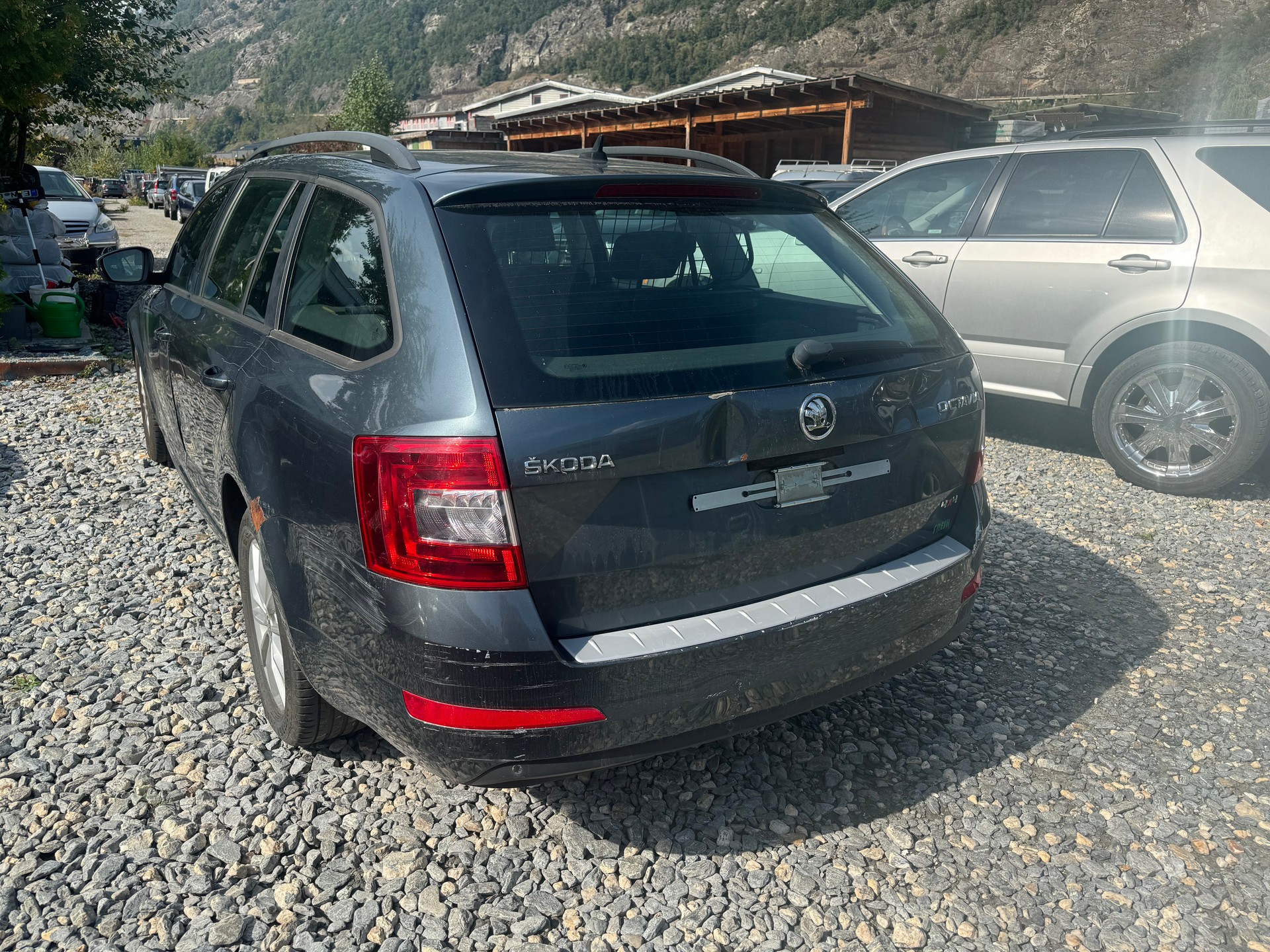 SKODA Octavia Combi 2.0 TDI L&K 4x4-image-12