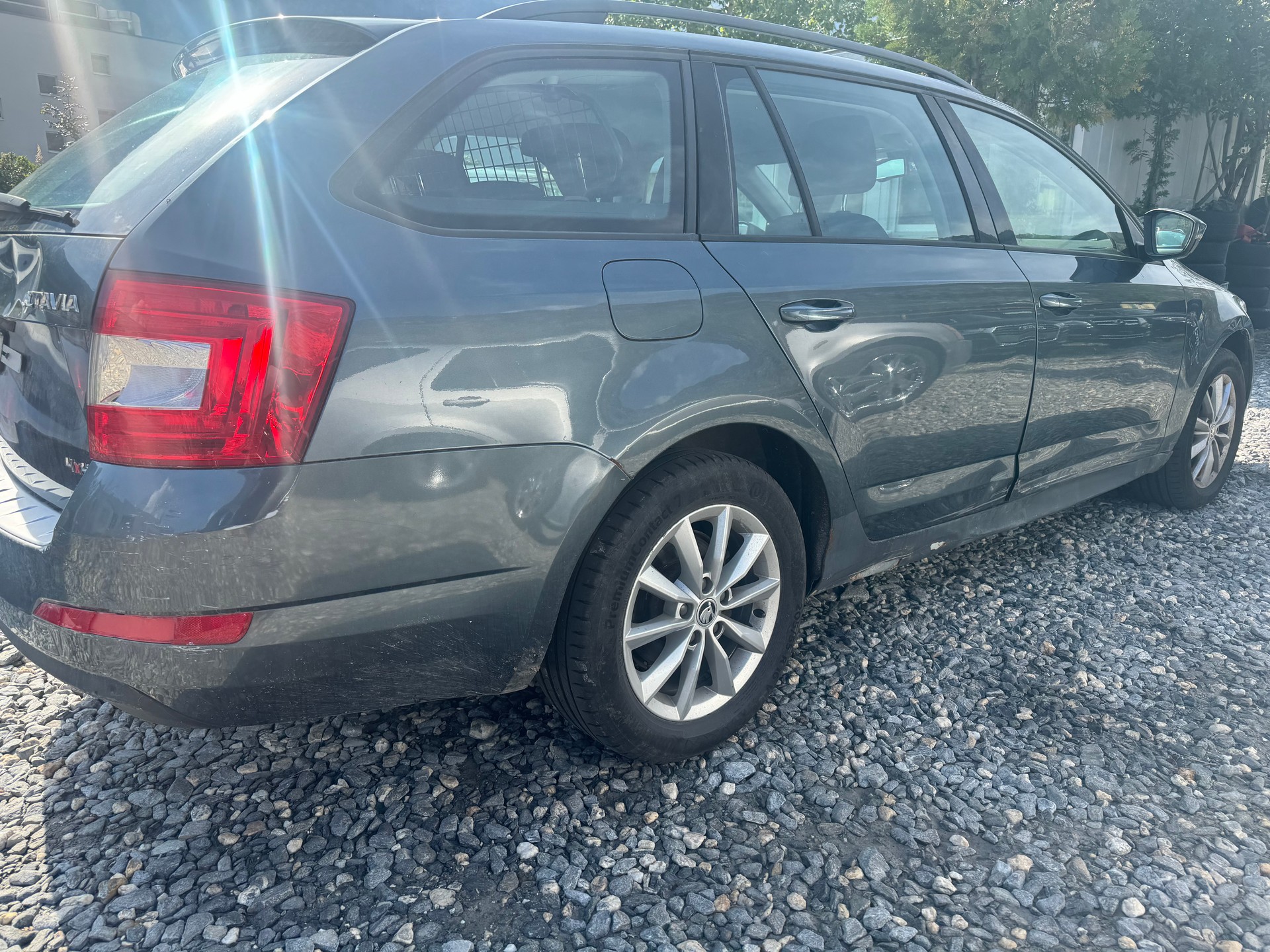 SKODA Octavia Combi 2.0 TDI L&K 4x4-image-11