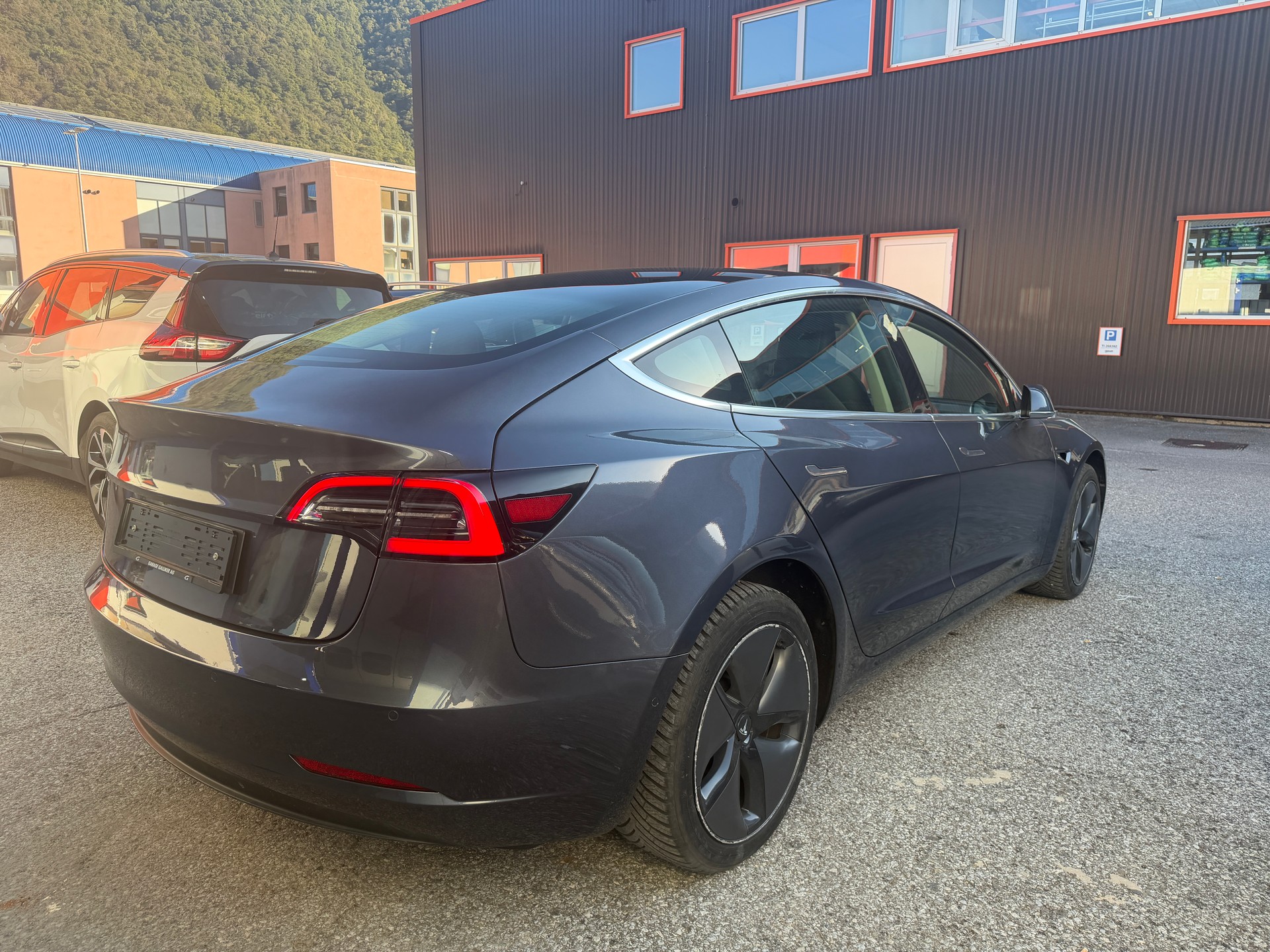 TESLA Model 3 Long Range Dual Motor AWD-image-1