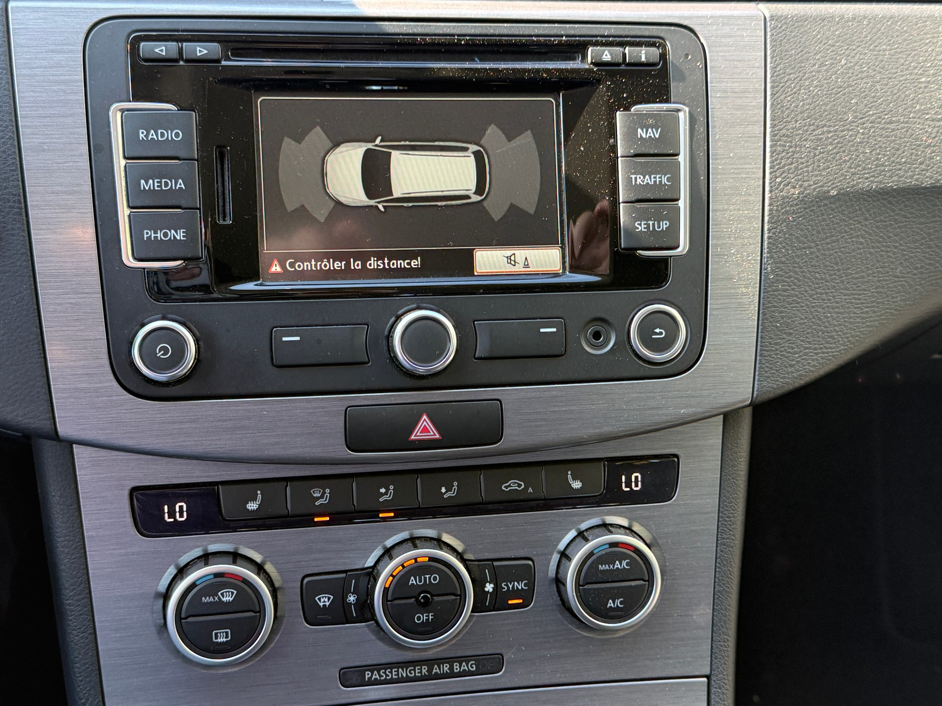 VW Passat Variant 2.0 TDI BMT Comfortline DSG - Navigation - Capteurs de Park Avant & Arrière - Tampomat - Sièges Chauffants-image-19