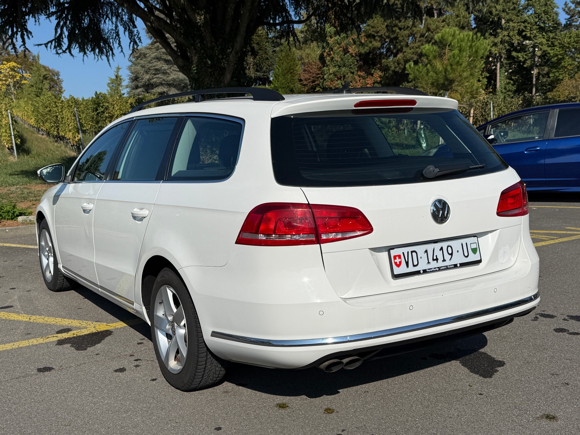 VW Passat Variant 2.0 TDI BMT Comfortline DSG - Navigation - Capteurs de Park Avant & Arrière - Tampomat - Sièges Chauffants-image-11