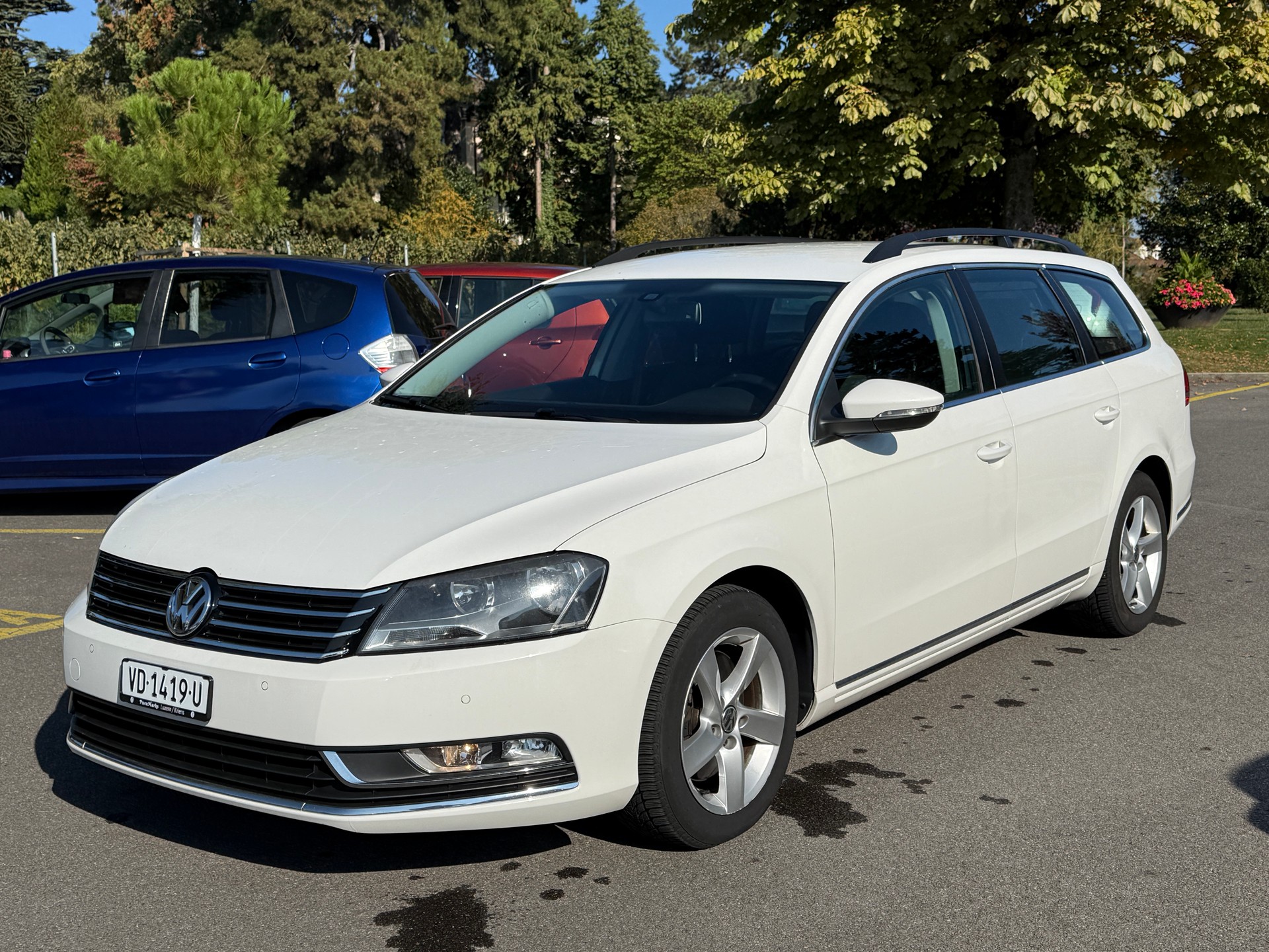 VW Passat Variant 2.0 TDI BMT Comfortline DSG - Navigation - Capteurs de Park Avant & Arrière - Tampomat - Sièges Chauffants-image-1