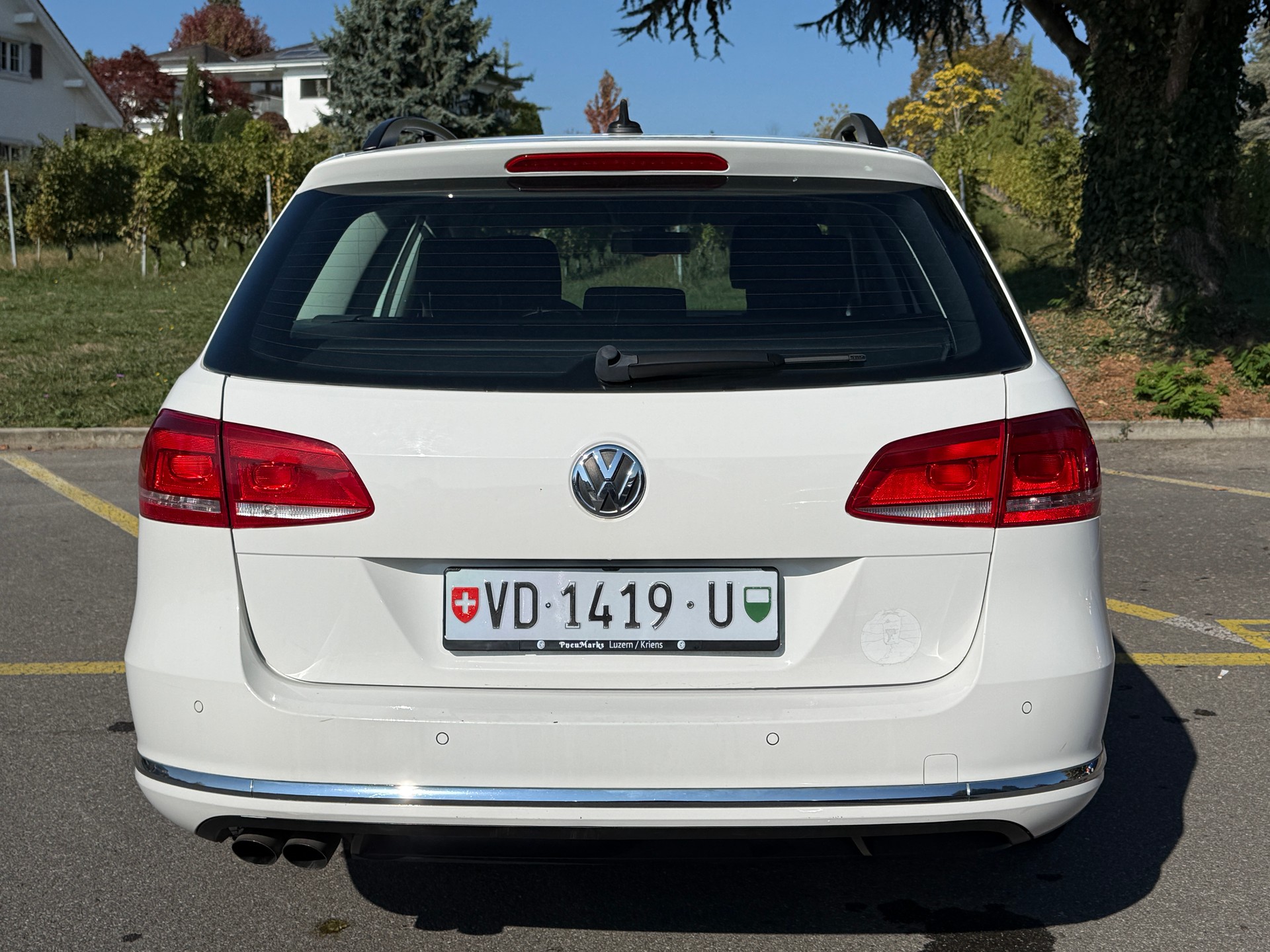 VW Passat Variant 2.0 TDI BMT Comfortline DSG - Navigation - Capteurs de Park Avant & Arrière - Tampomat - Sièges Chauffants-image-3