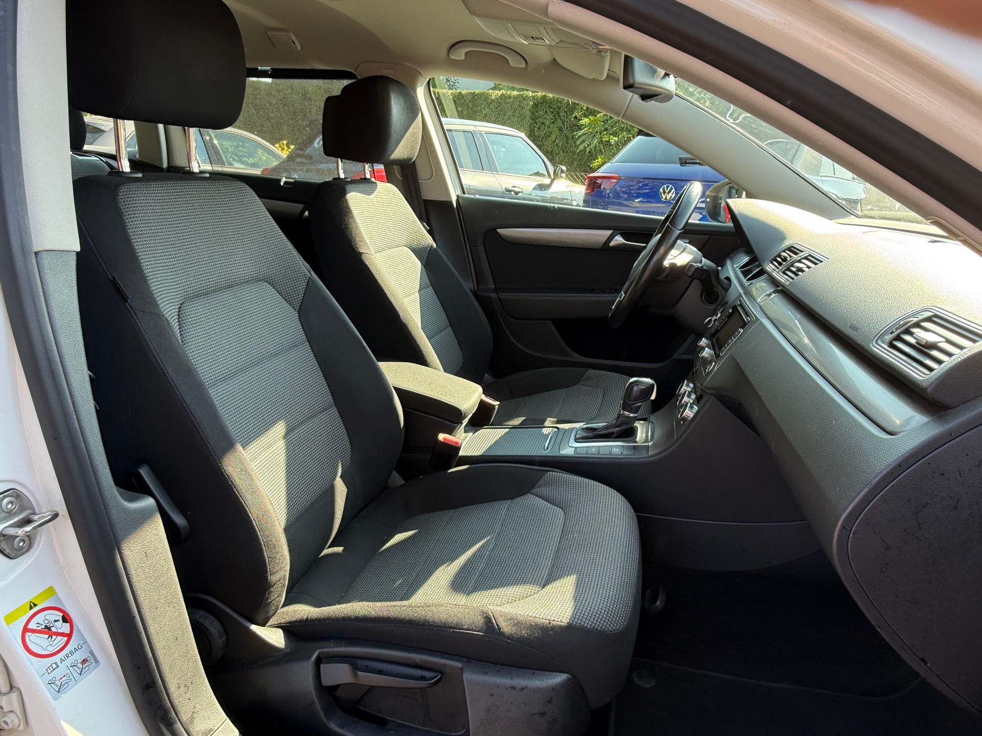 VW Passat Variant 2.0 TDI BMT Comfortline DSG - Navigation - Capteurs de Park Avant & Arrière - Tampomat - Sièges Chauffants-image-21