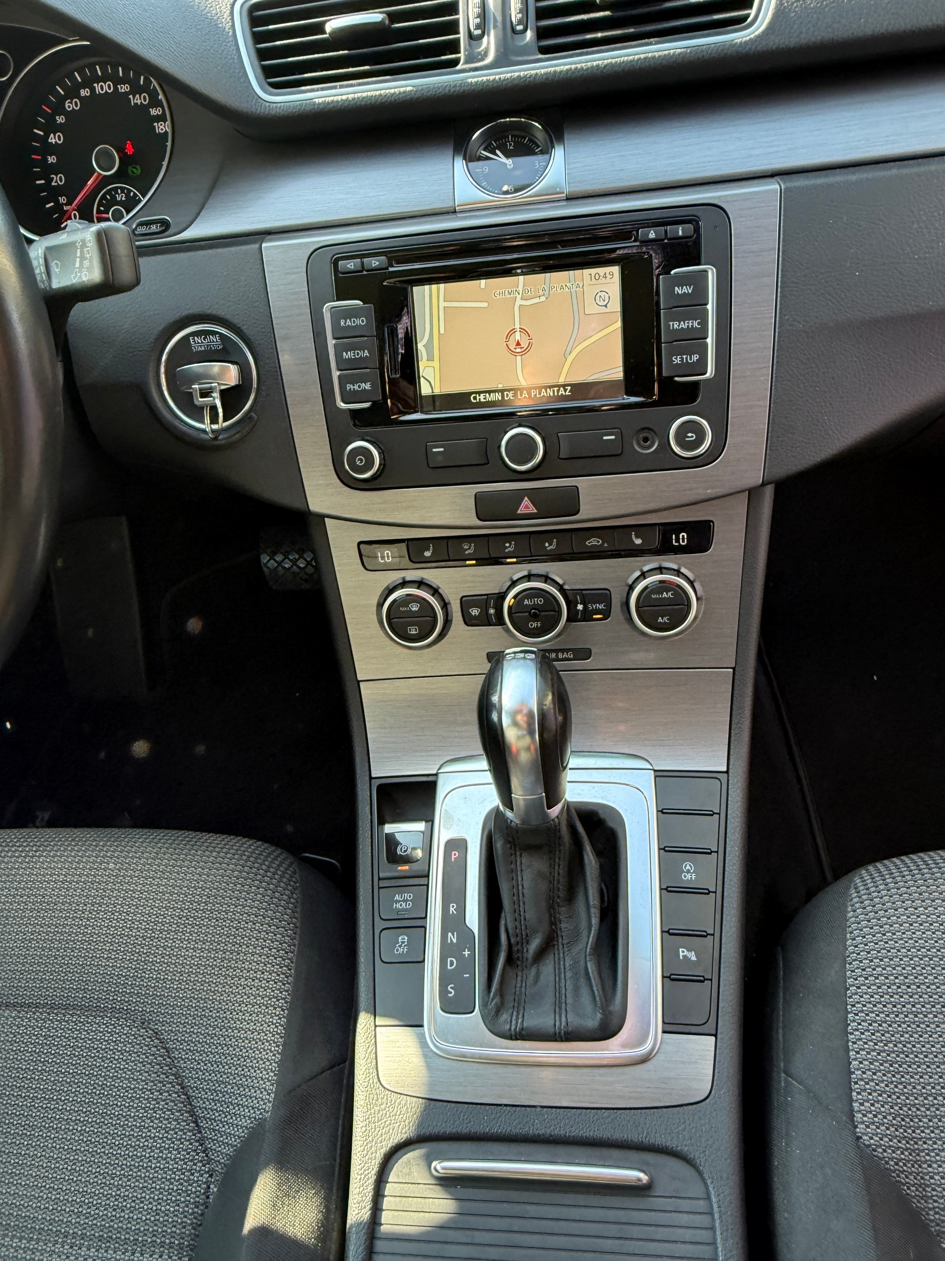 VW Passat Variant 2.0 TDI BMT Comfortline DSG - Navigation - Capteurs de Park Avant & Arrière - Tampomat - Sièges Chauffants-image-15