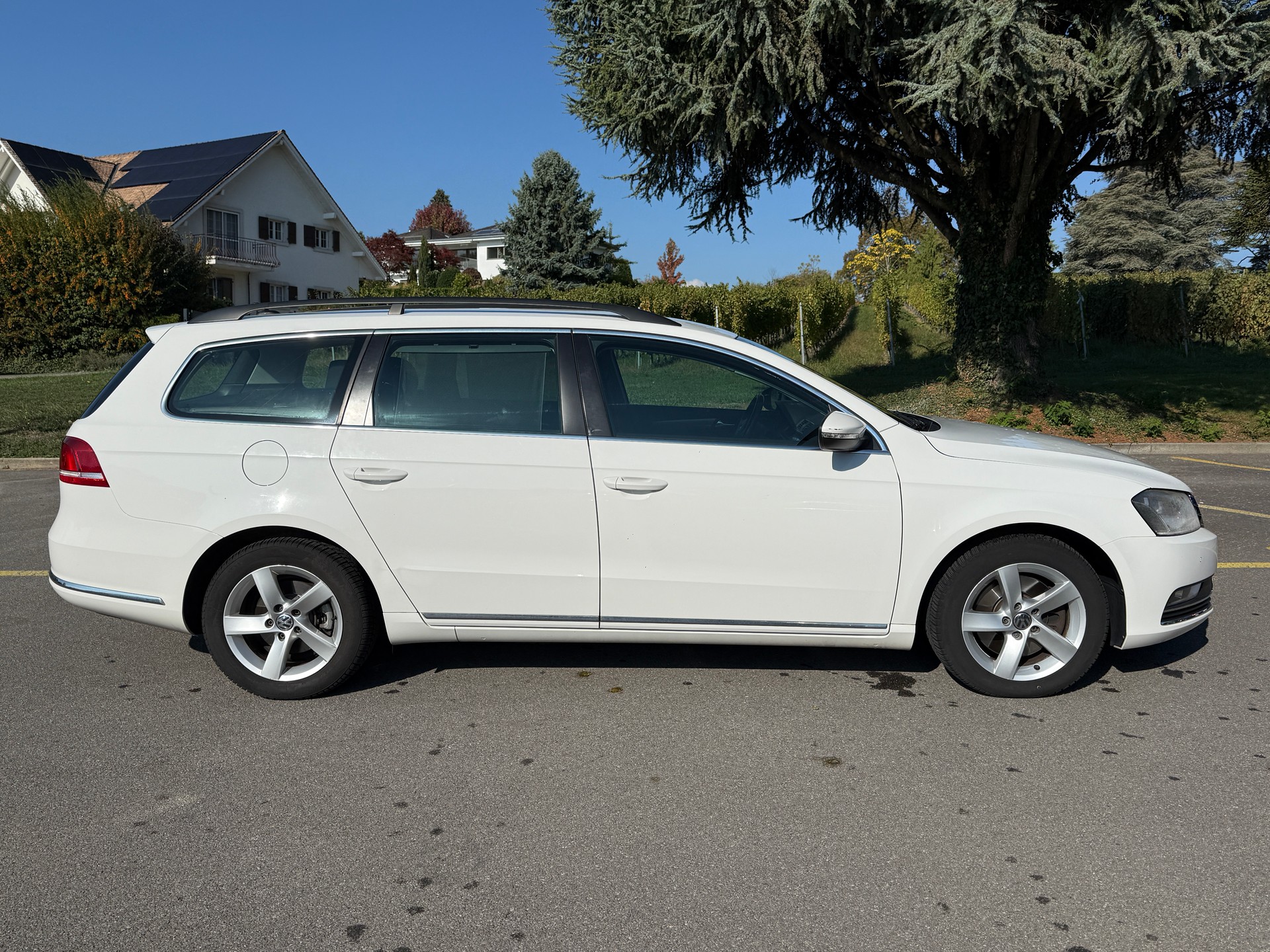 VW Passat Variant 2.0 TDI BMT Comfortline DSG - Navigation - Capteurs de Park Avant & Arrière - Tampomat - Sièges Chauffants-image-6
